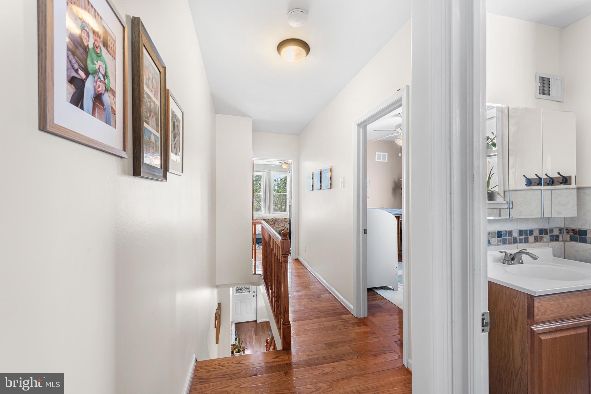 2605 E WESTMORELAND STREET