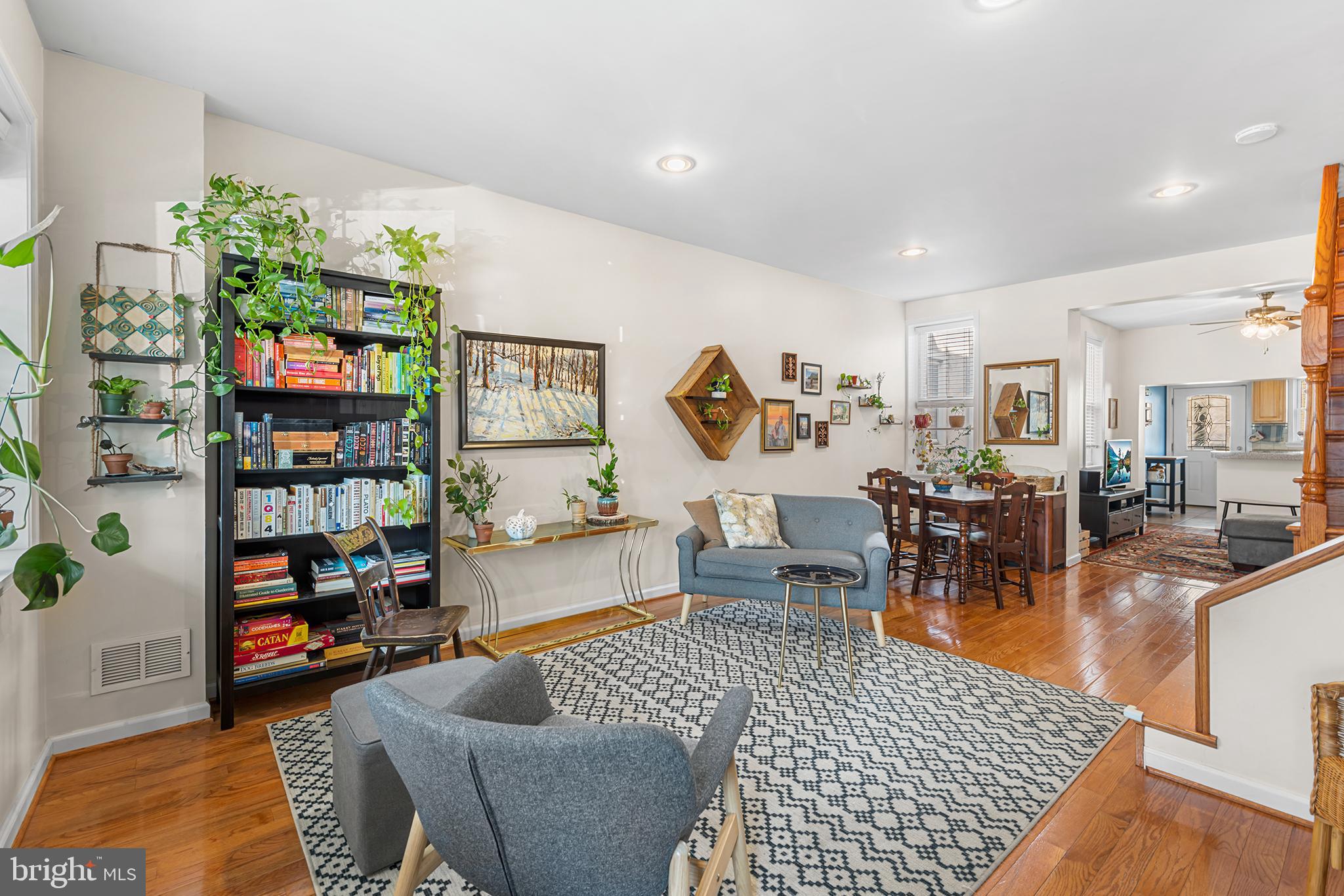 2605 E WESTMORELAND STREET