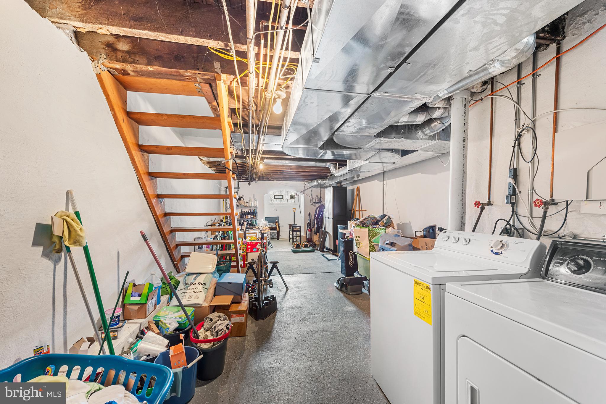 2605 E WESTMORELAND STREET