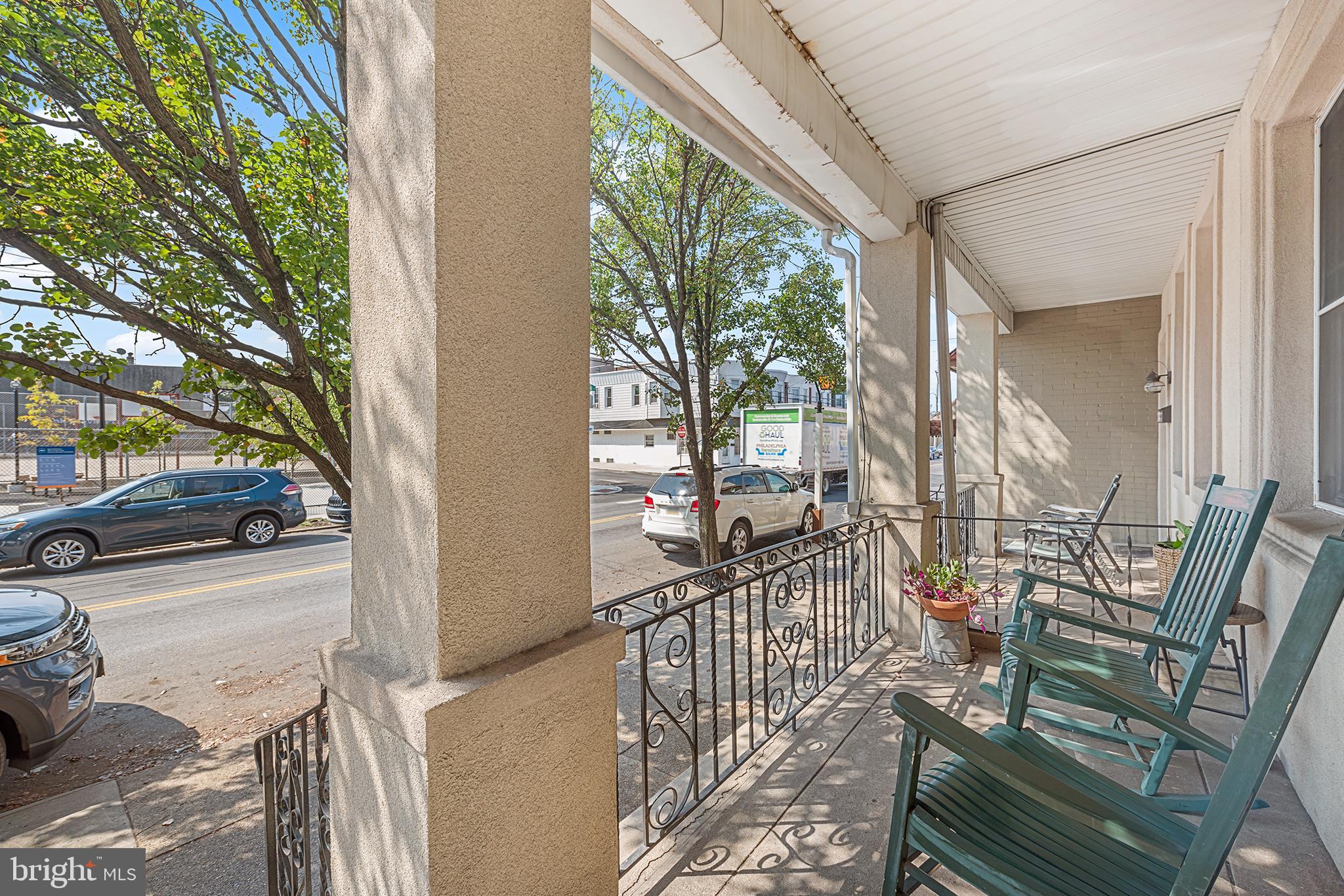 2605 E WESTMORELAND STREET