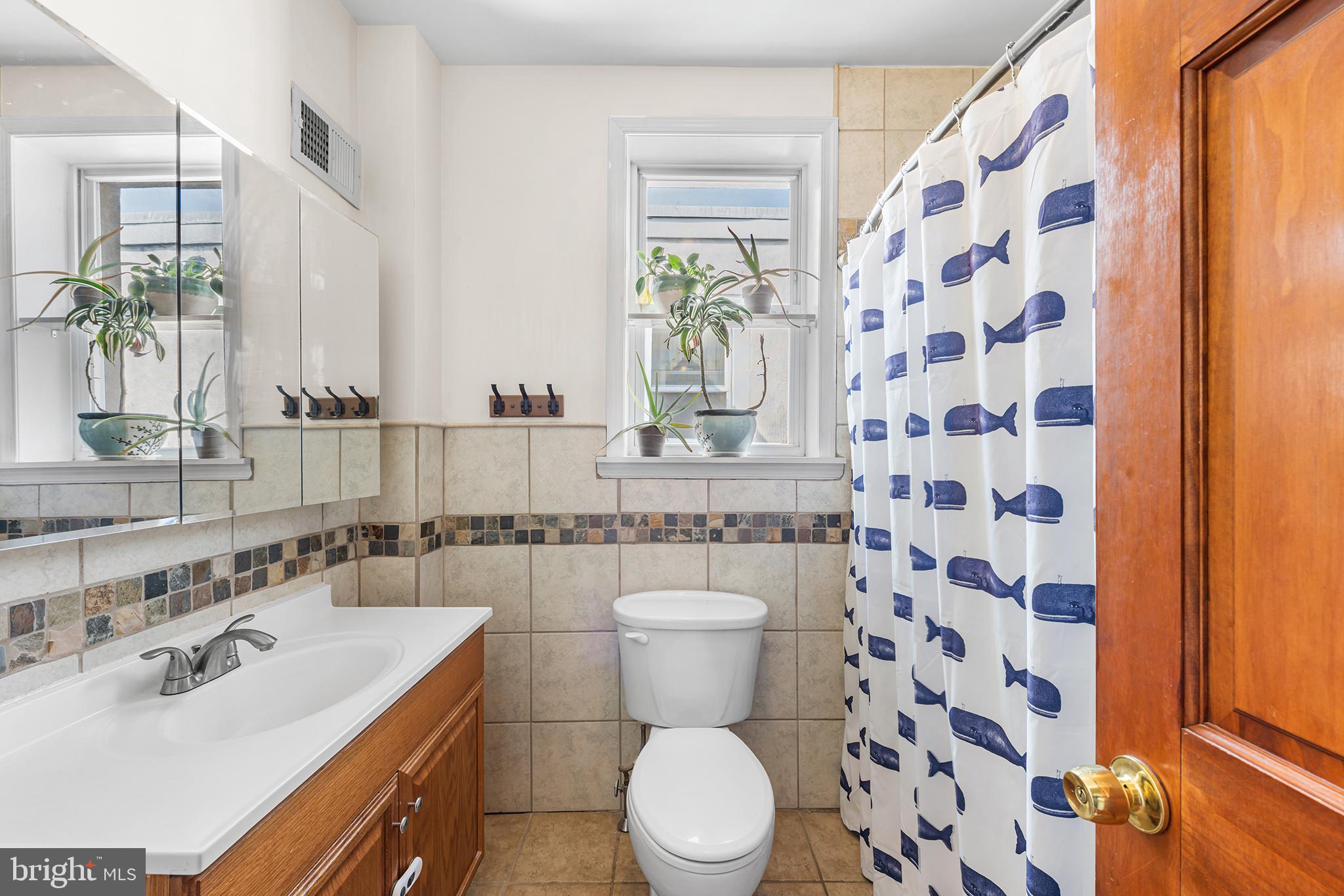 2605 E WESTMORELAND STREET