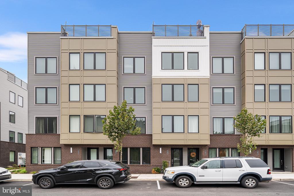 2170 NORTHBANK PLACE 182