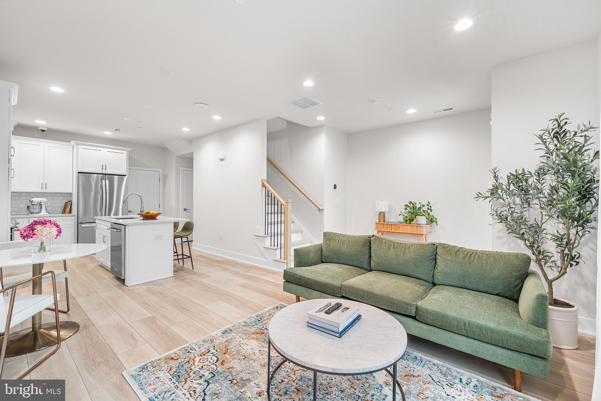 2170 NORTHBANK PLACE 182