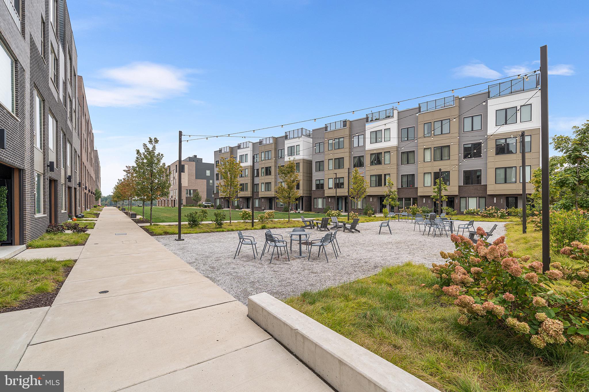 2170 NORTHBANK PLACE 182