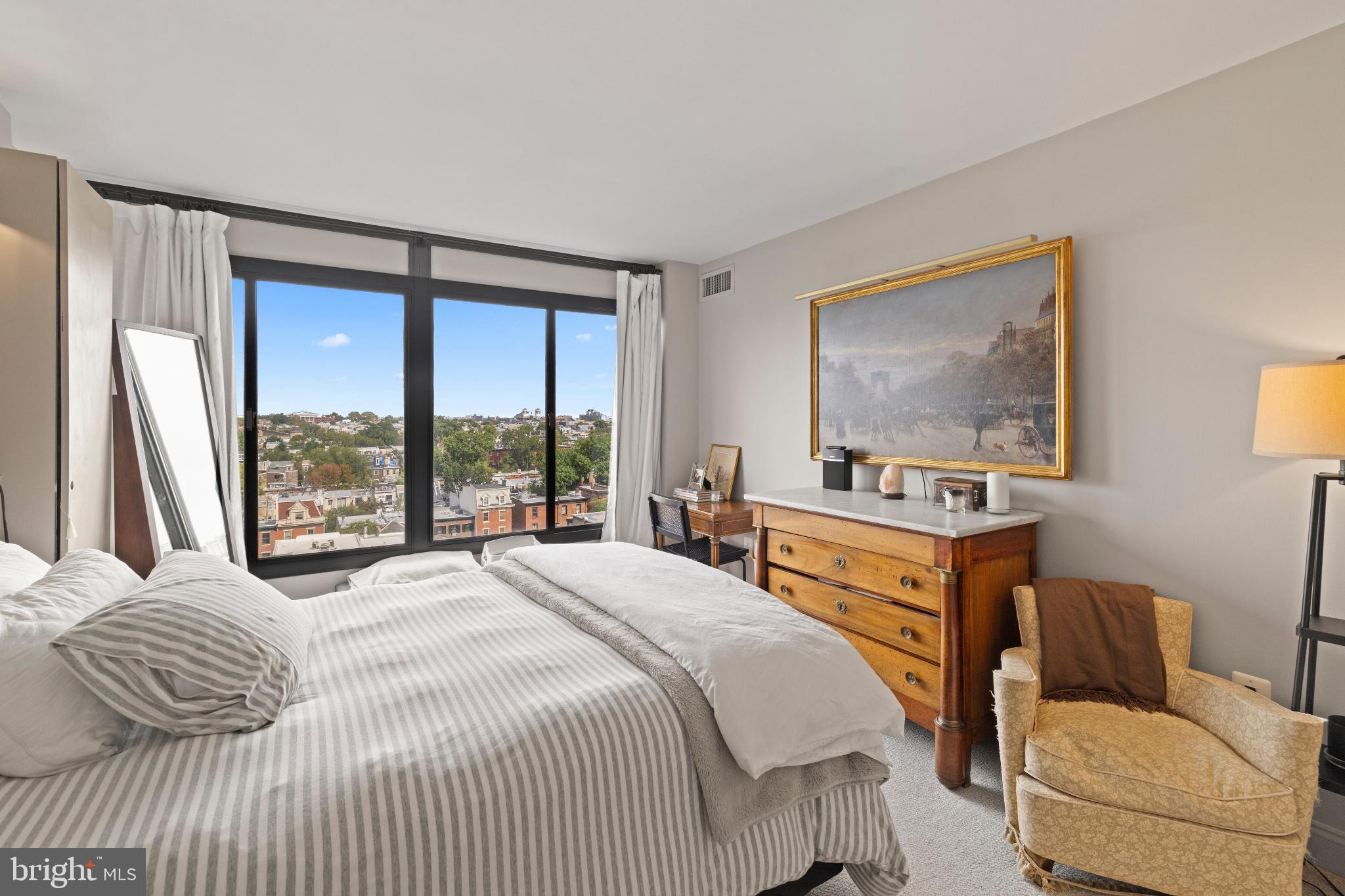 2001 HAMILTON STREET 1119