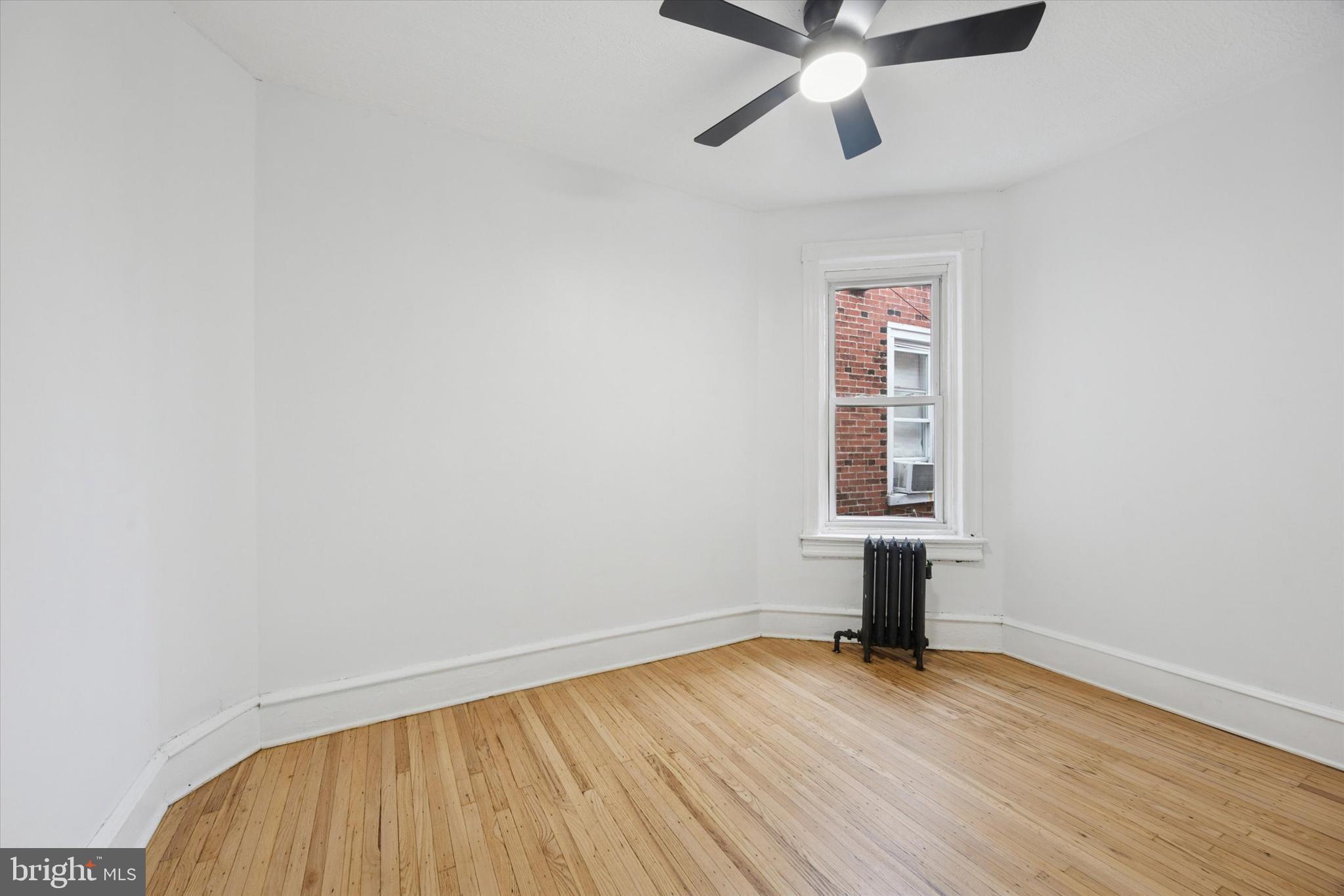 5754 LARCHWOOD AVENUE