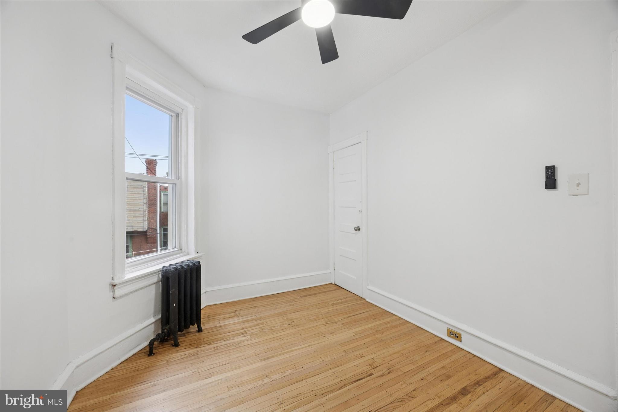 5754 LARCHWOOD AVENUE