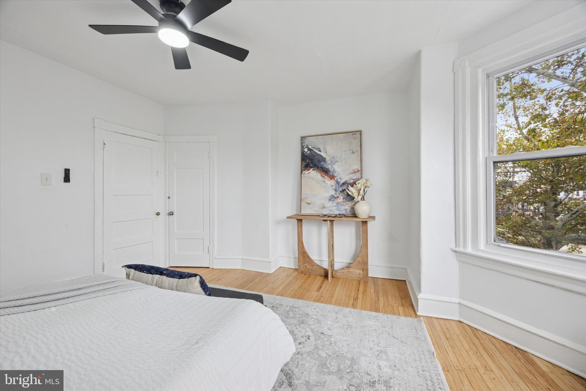 5754 LARCHWOOD AVENUE