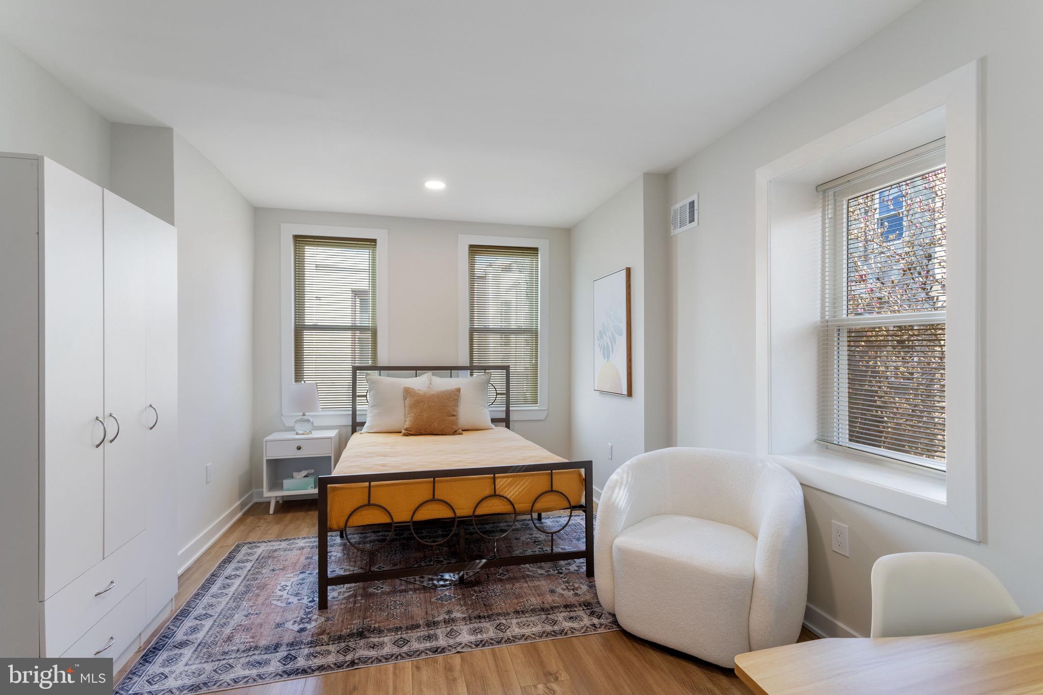 1507 W THOMPSON STREET