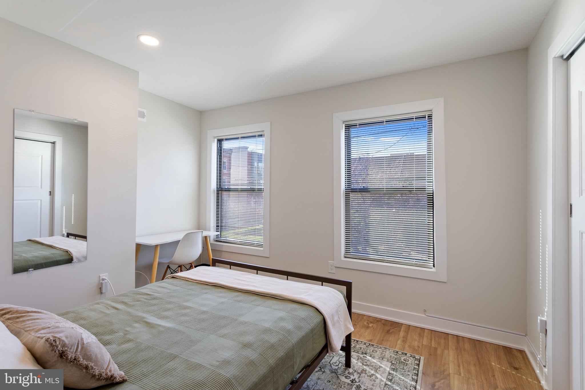 1507 W THOMPSON STREET