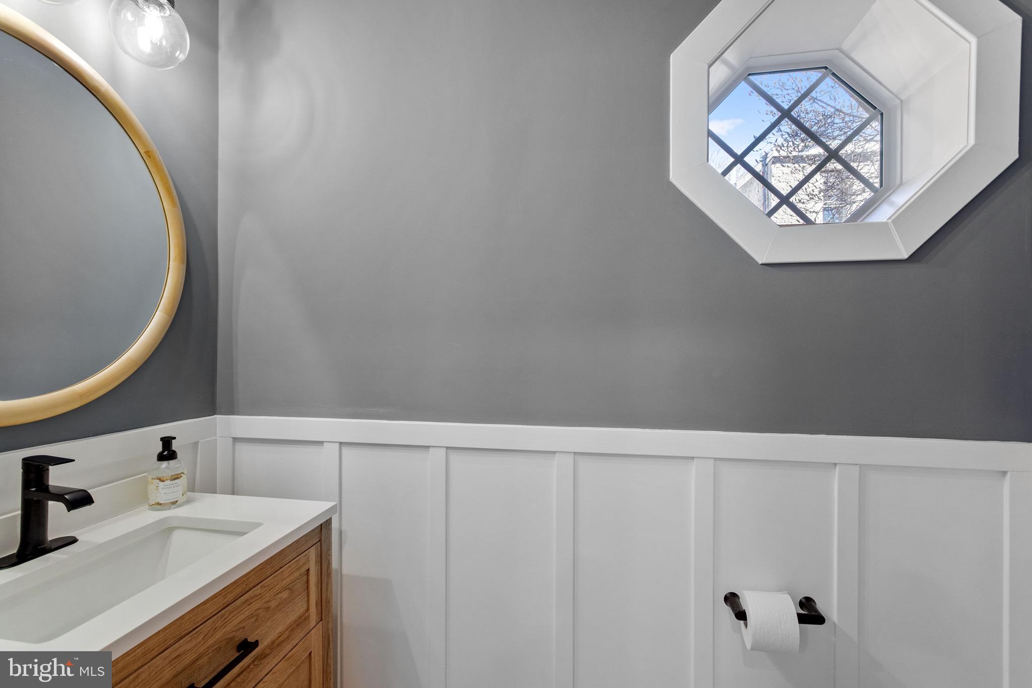 1507 W THOMPSON STREET