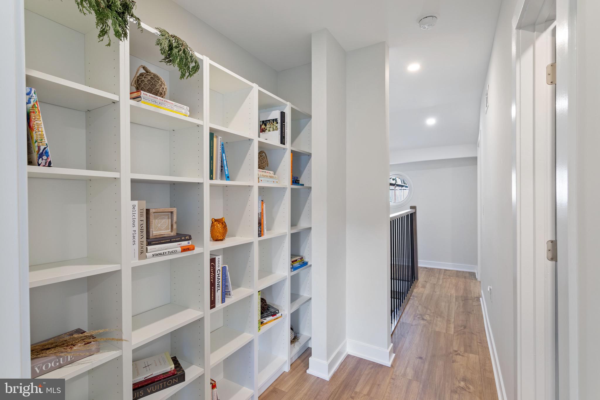 1507 W THOMPSON STREET