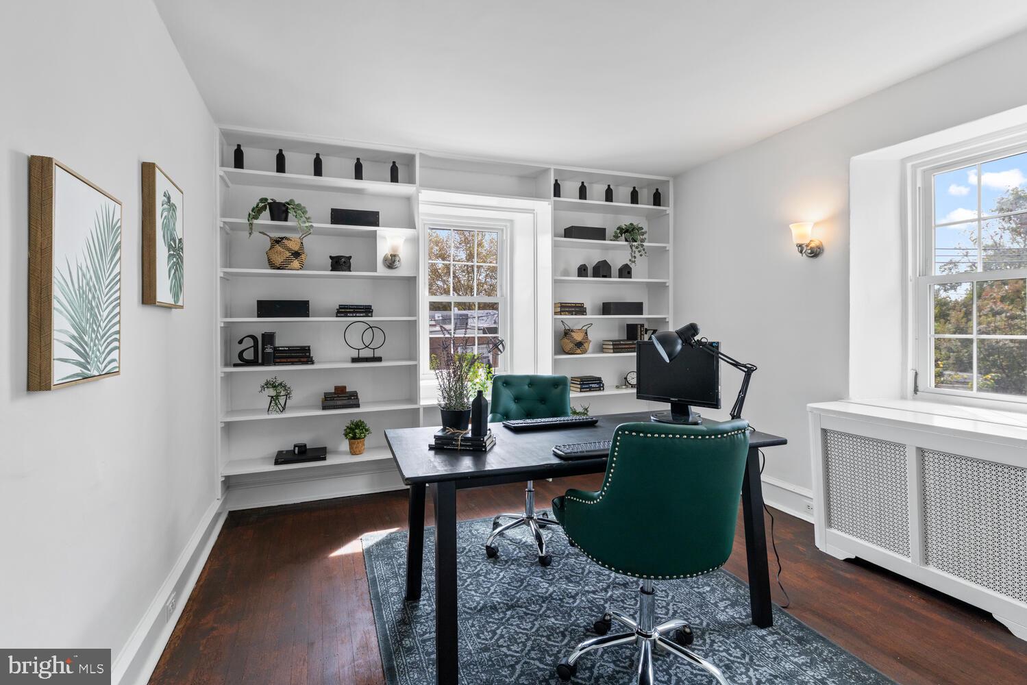 3318 W QUEEN LANE