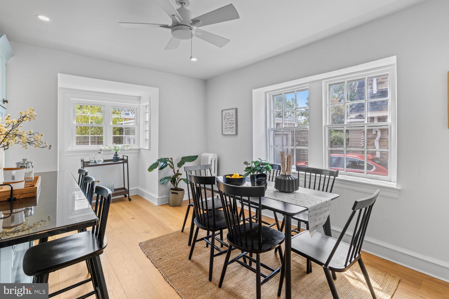 3318 W QUEEN LANE
