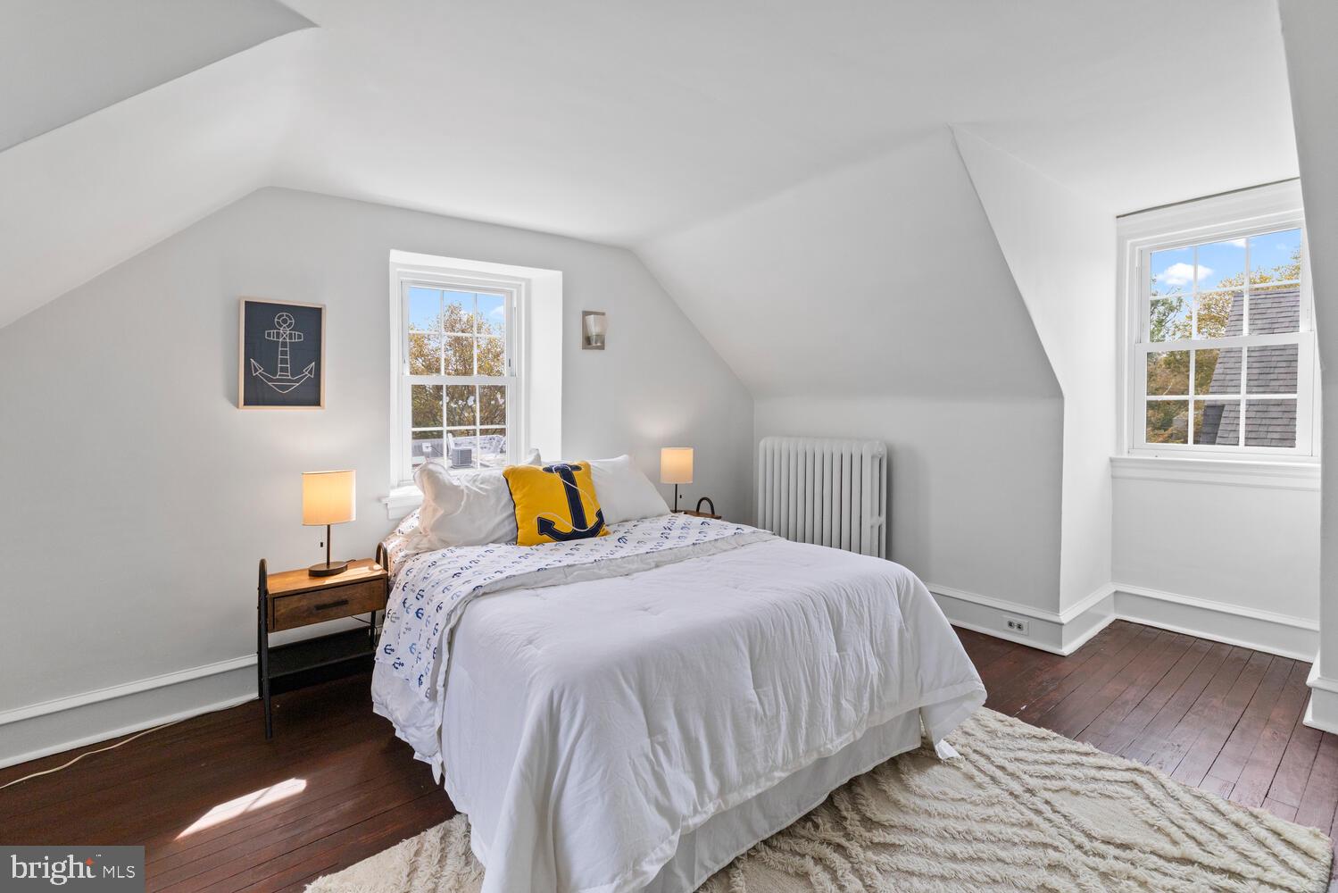 3318 W QUEEN LANE