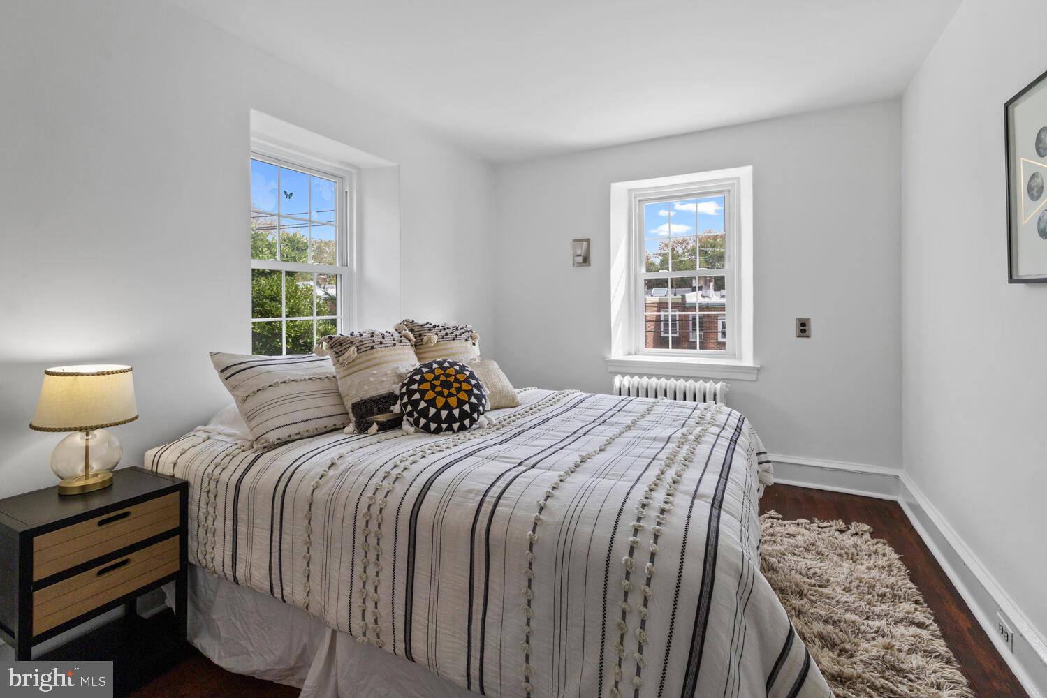 3318 W QUEEN LANE