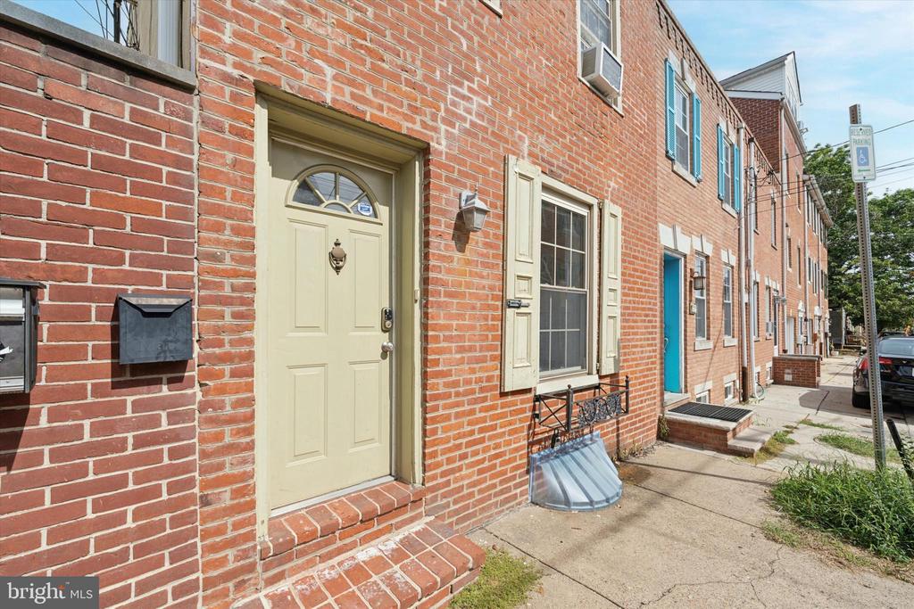 229 MANTON STREET