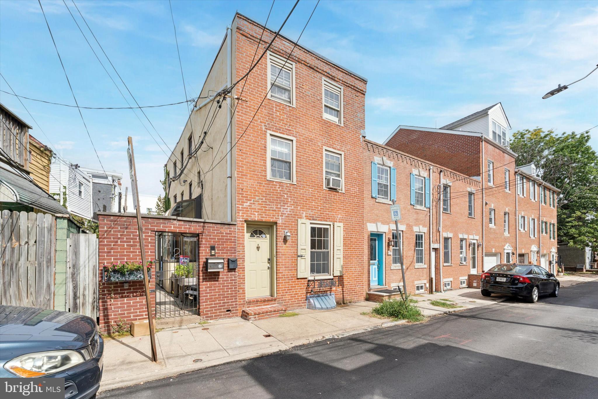 229 MANTON STREET