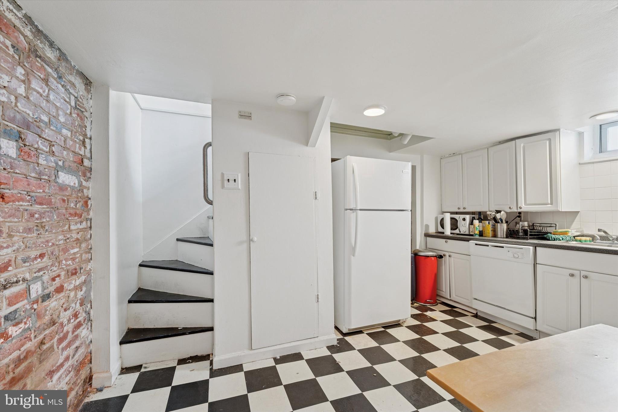 229 MANTON STREET