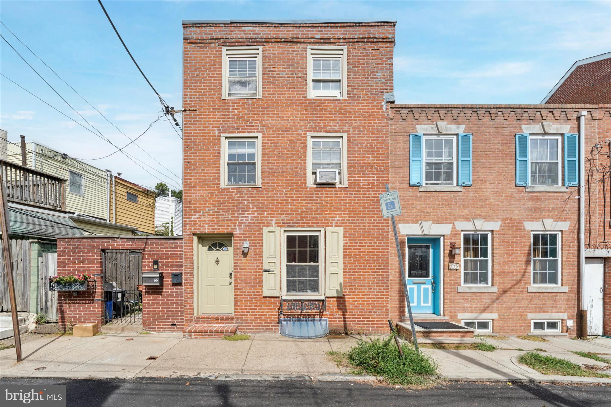 229 MANTON STREET