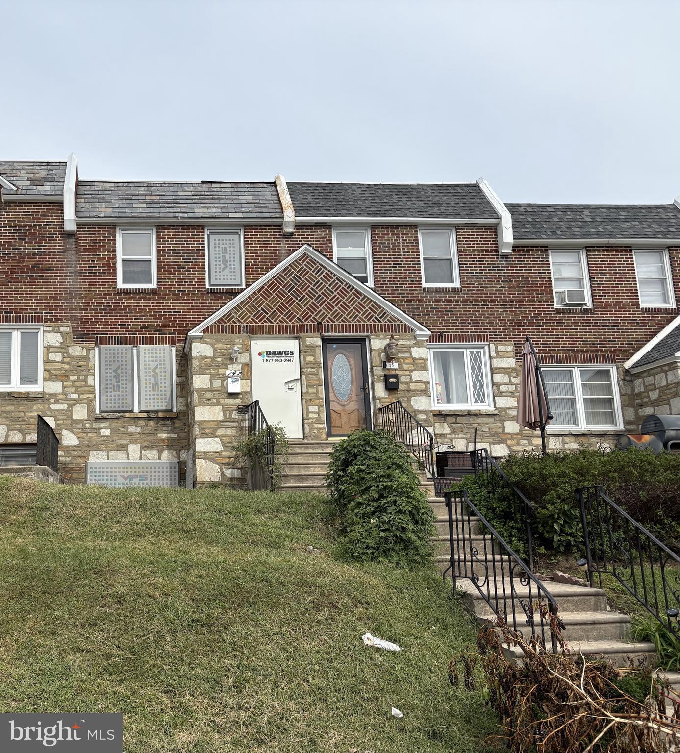 147 E FARISTON DRIVE