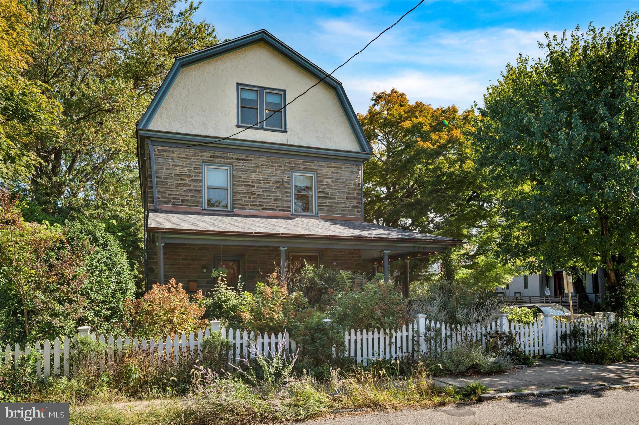 200 E GRAVERS LANE