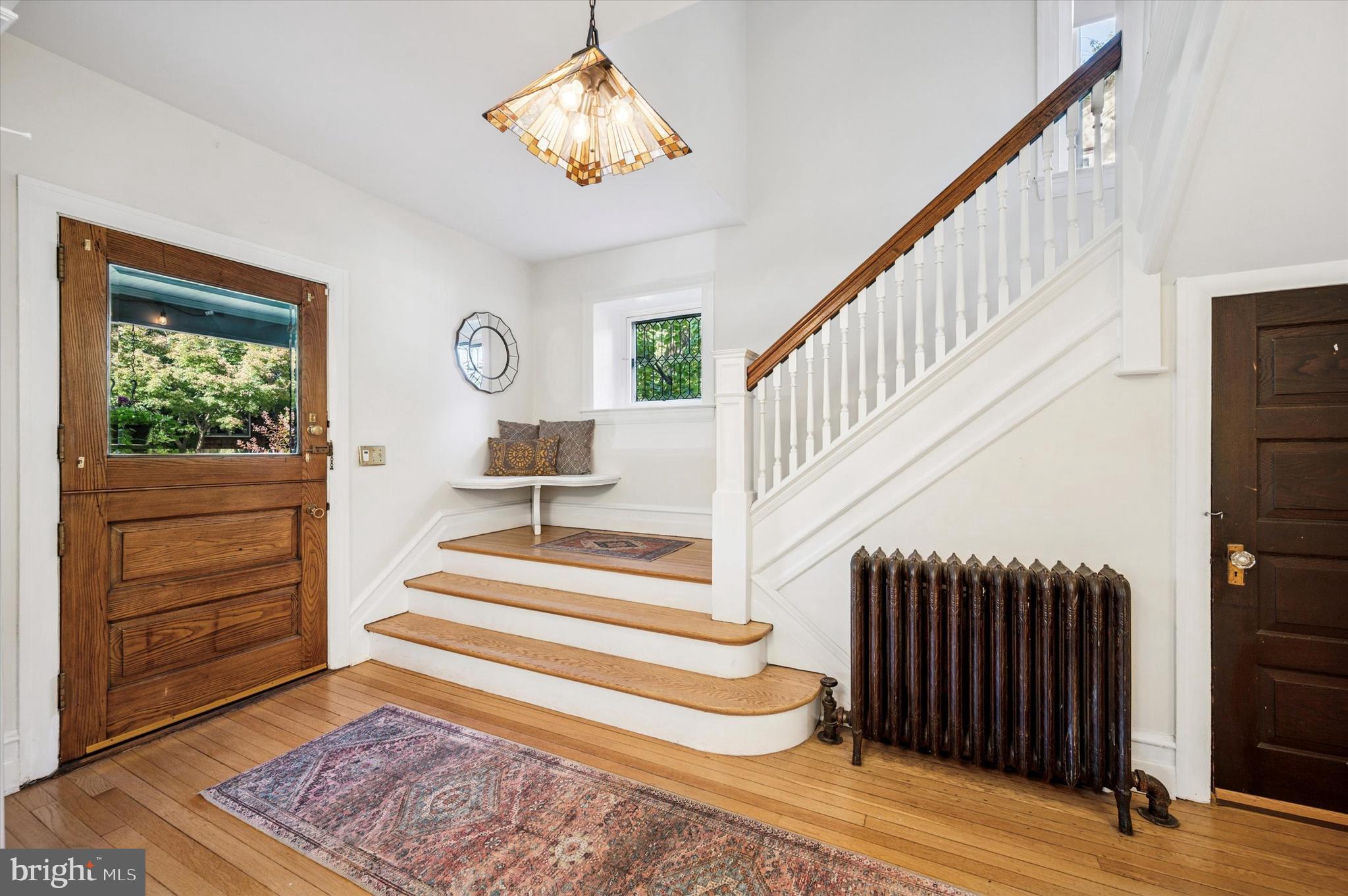 200 E GRAVERS LANE