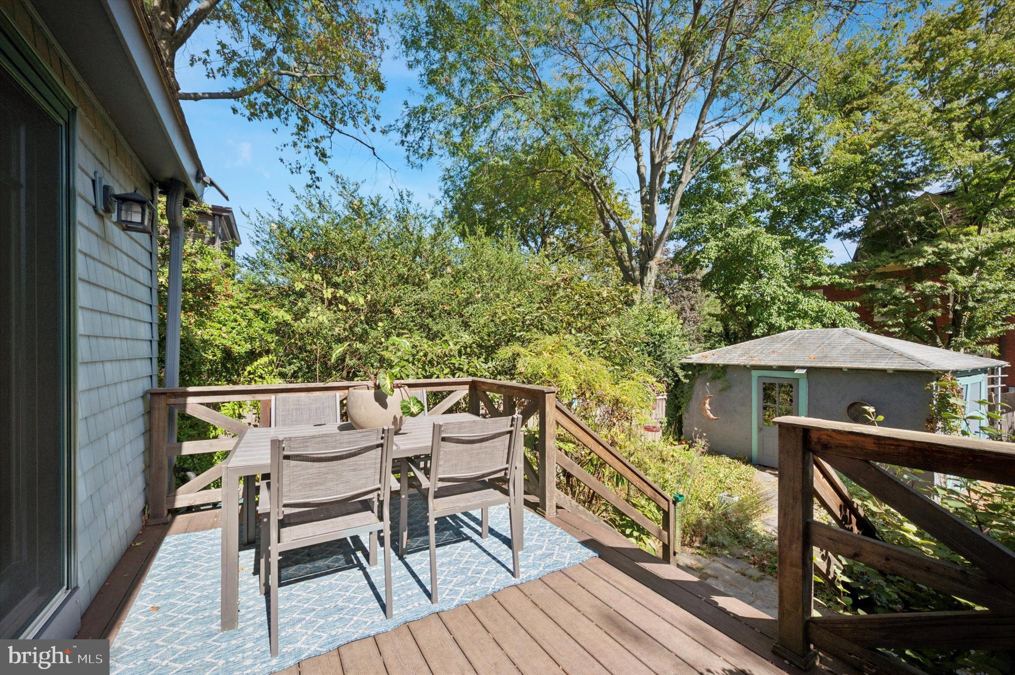 200 E GRAVERS LANE