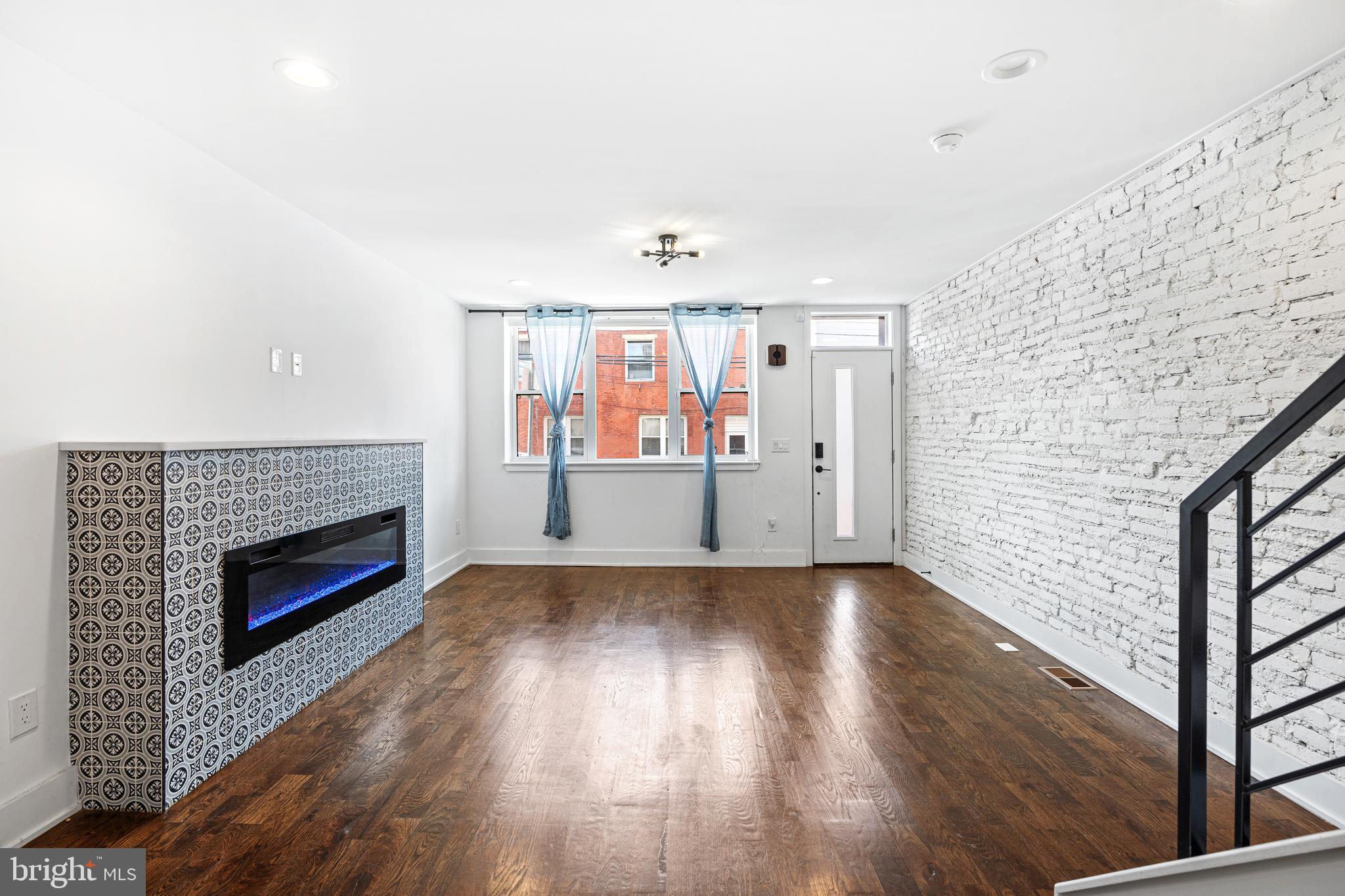 2125 S 9TH STREET