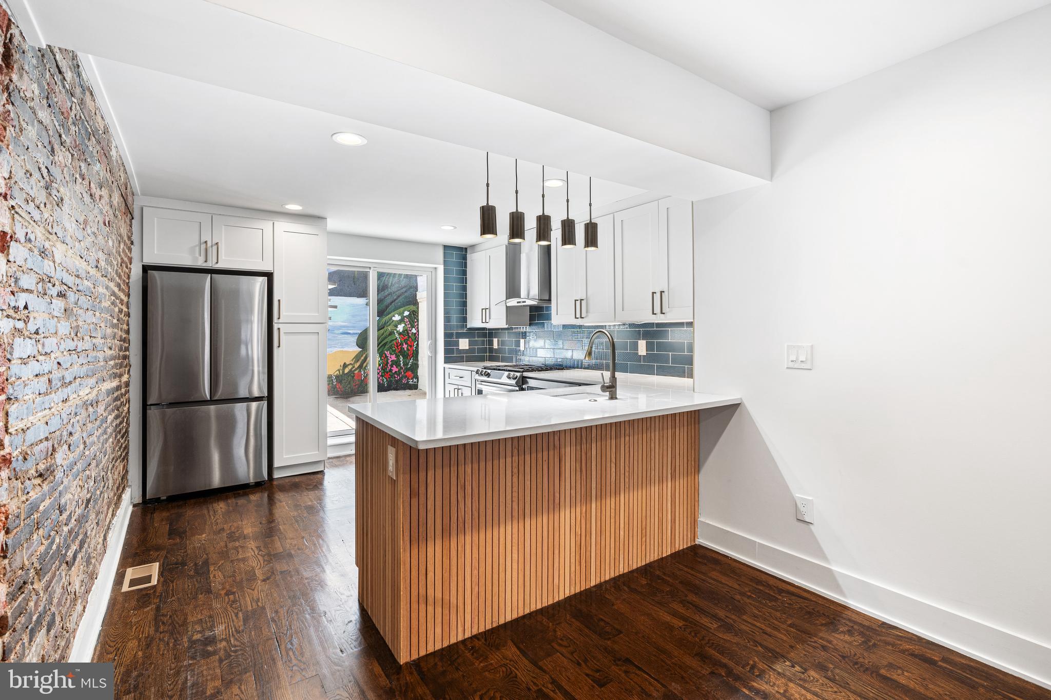 2125 S 9TH STREET