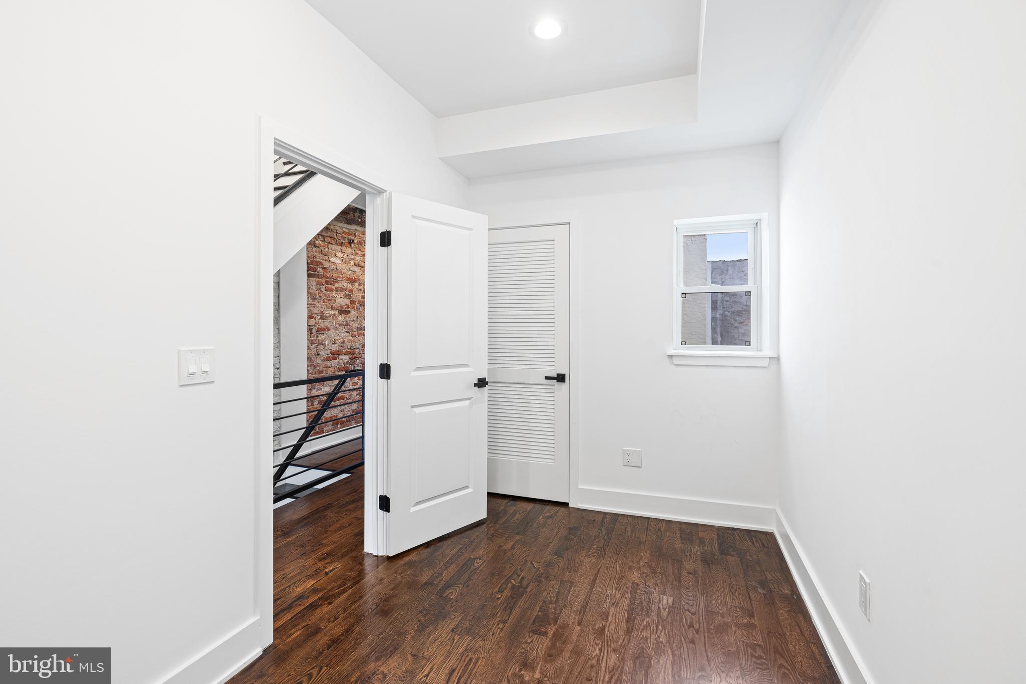 2125 S 9TH STREET