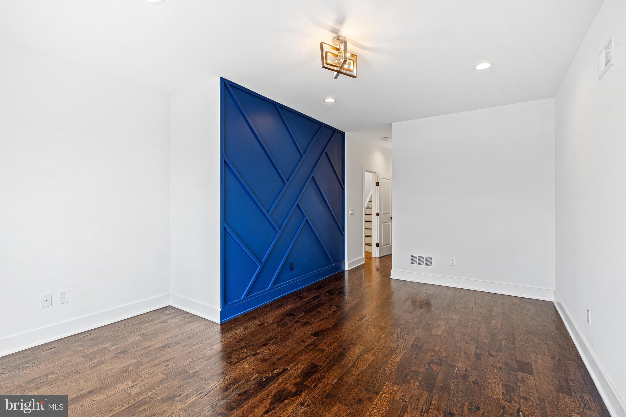 2125 S 9TH STREET