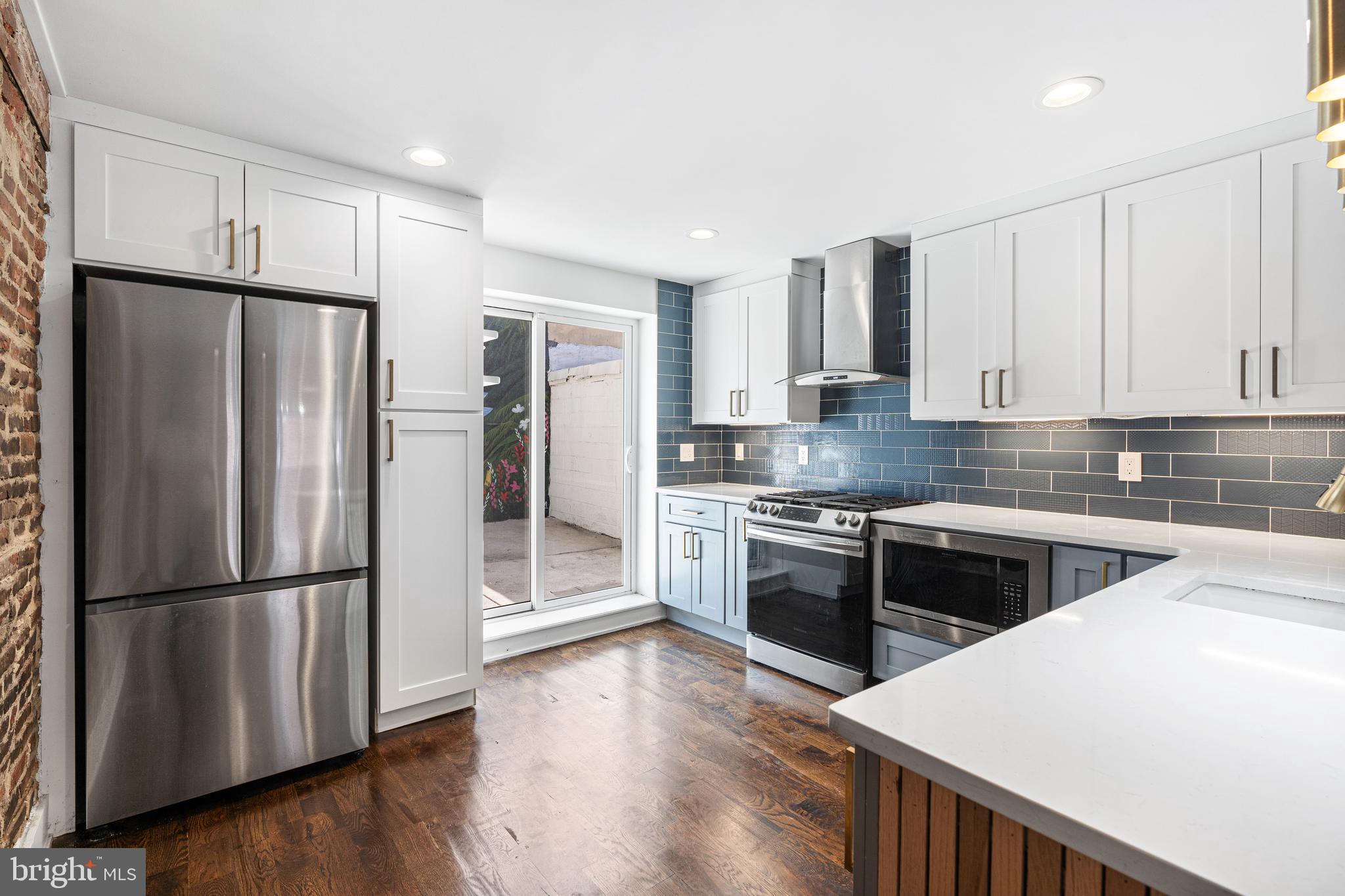 2125 S 9TH STREET