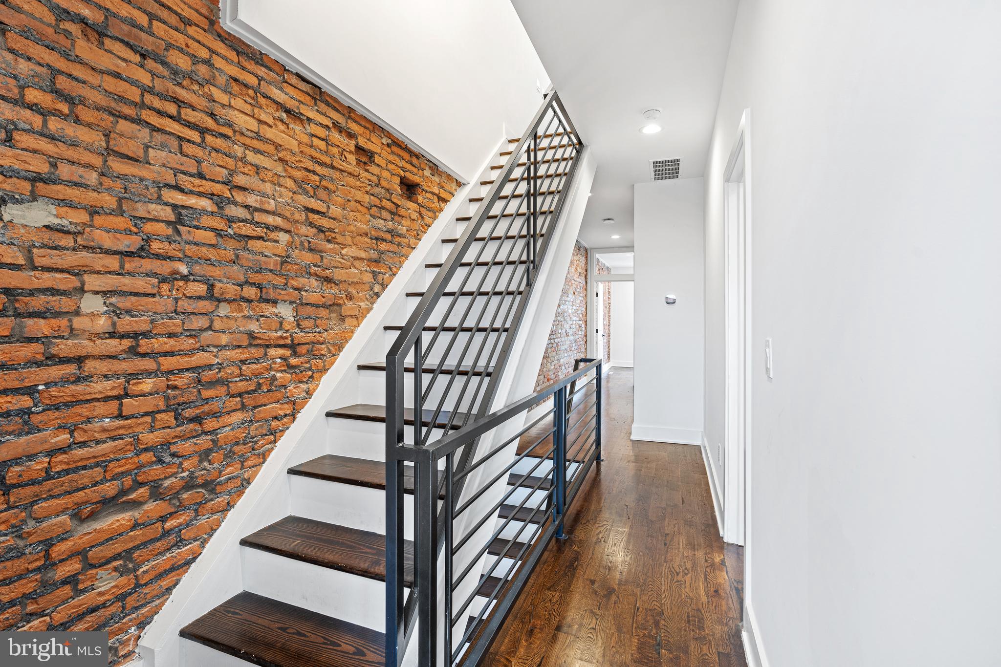 2125 S 9TH STREET