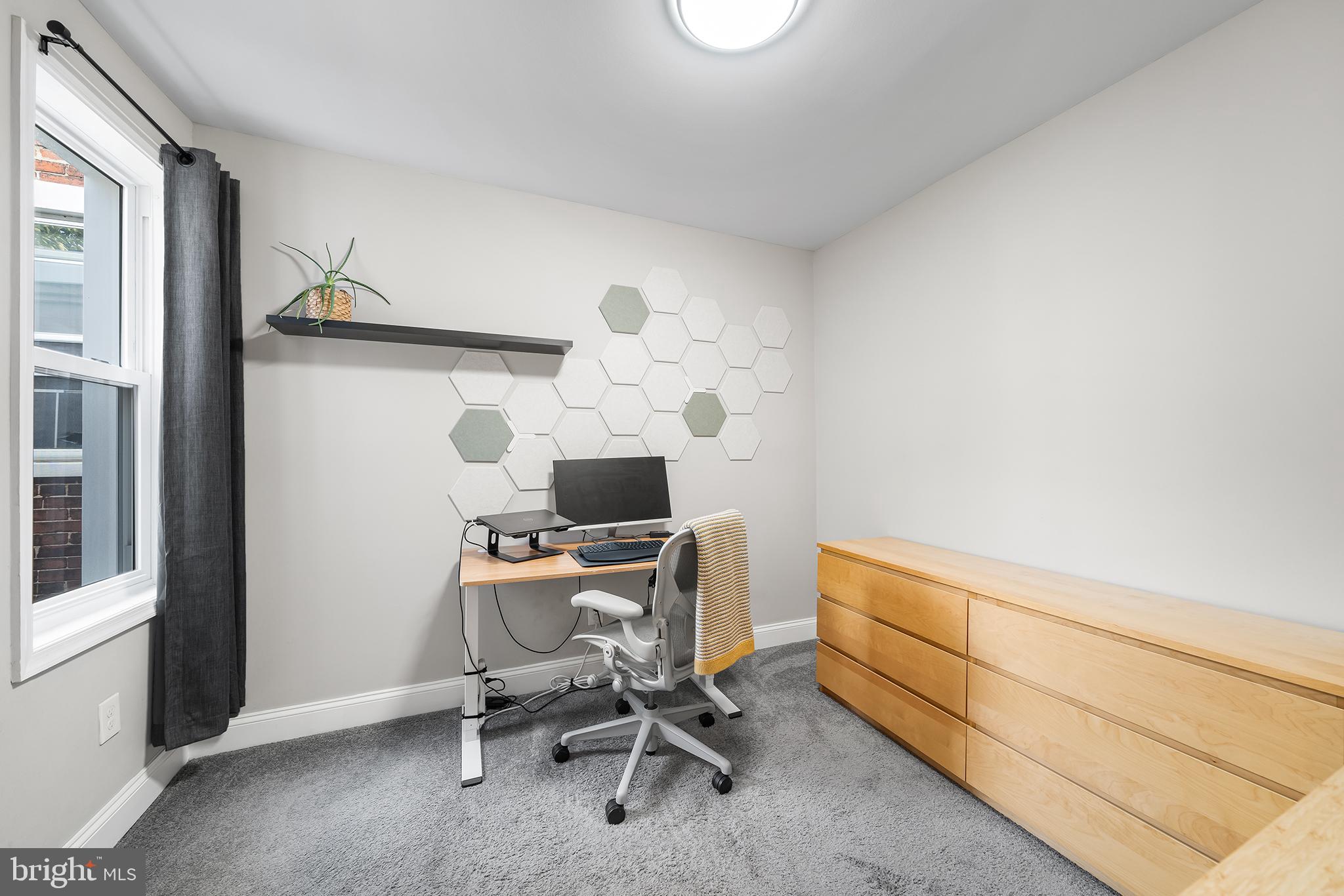 1542 N HOLLYWOOD STREET