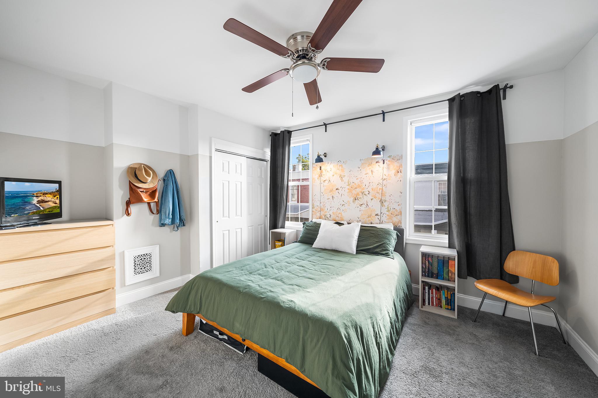 1542 N HOLLYWOOD STREET