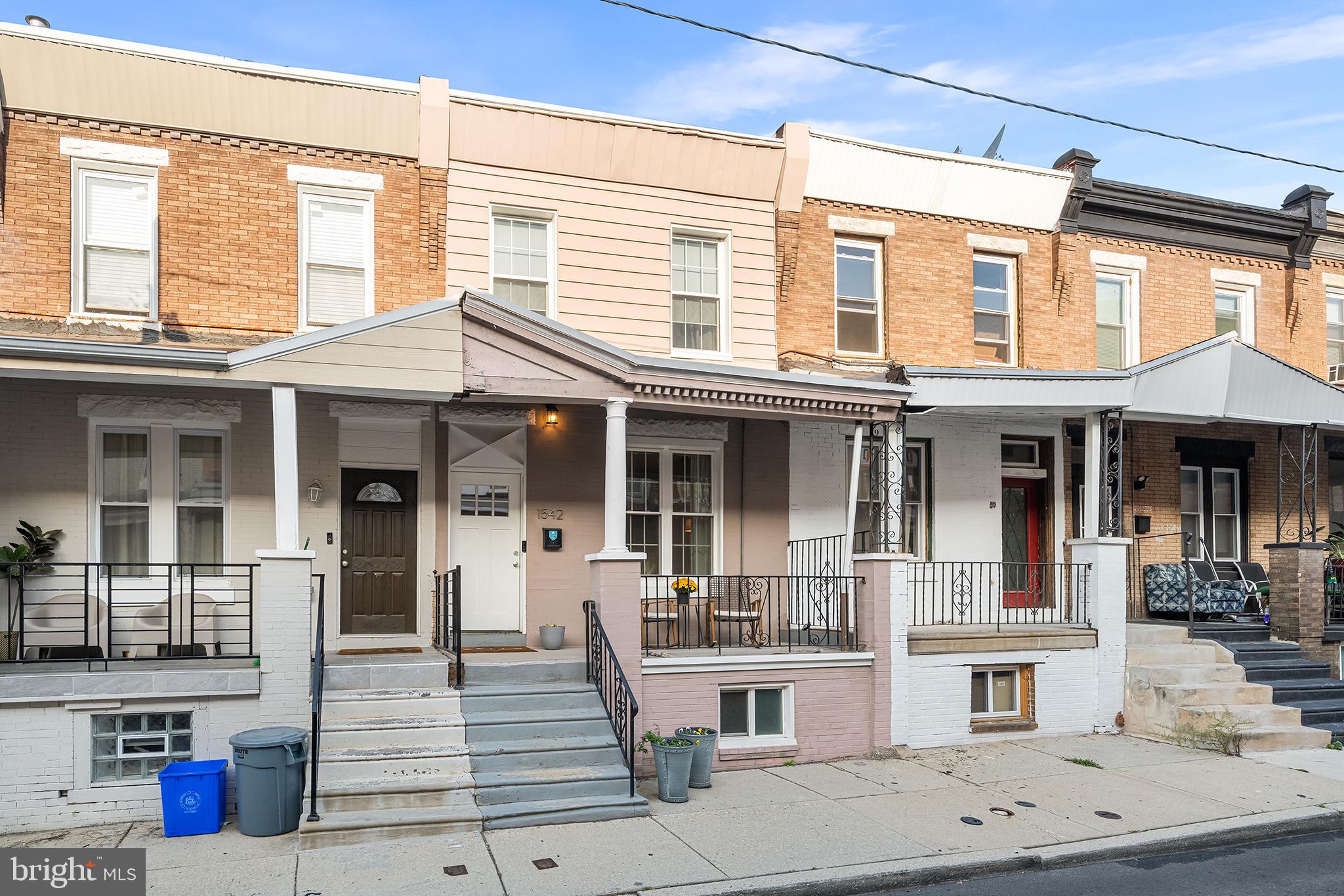 1542 N HOLLYWOOD STREET