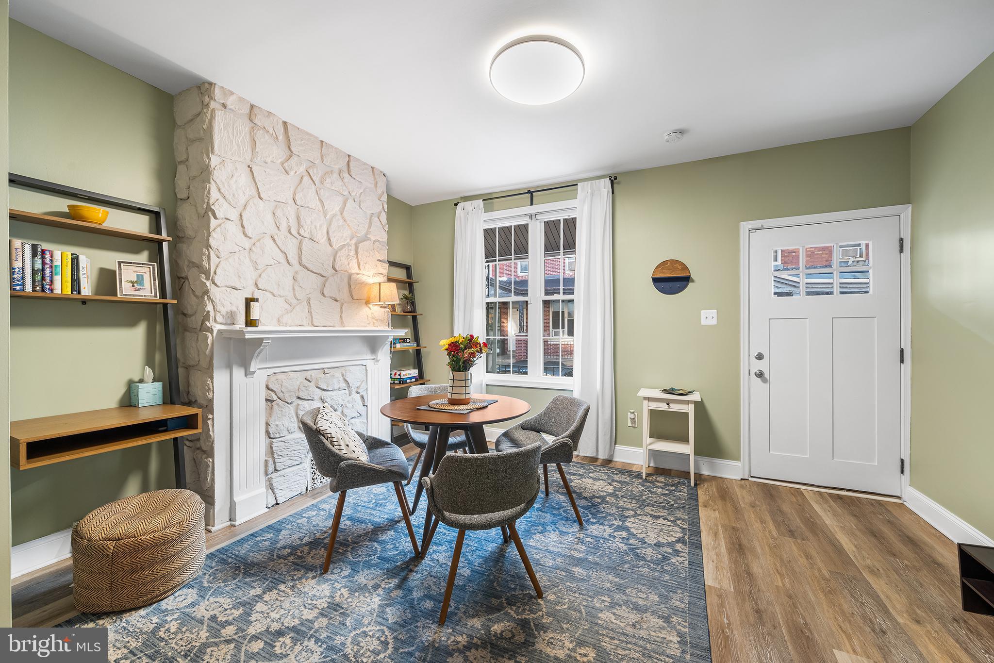 1542 N HOLLYWOOD STREET