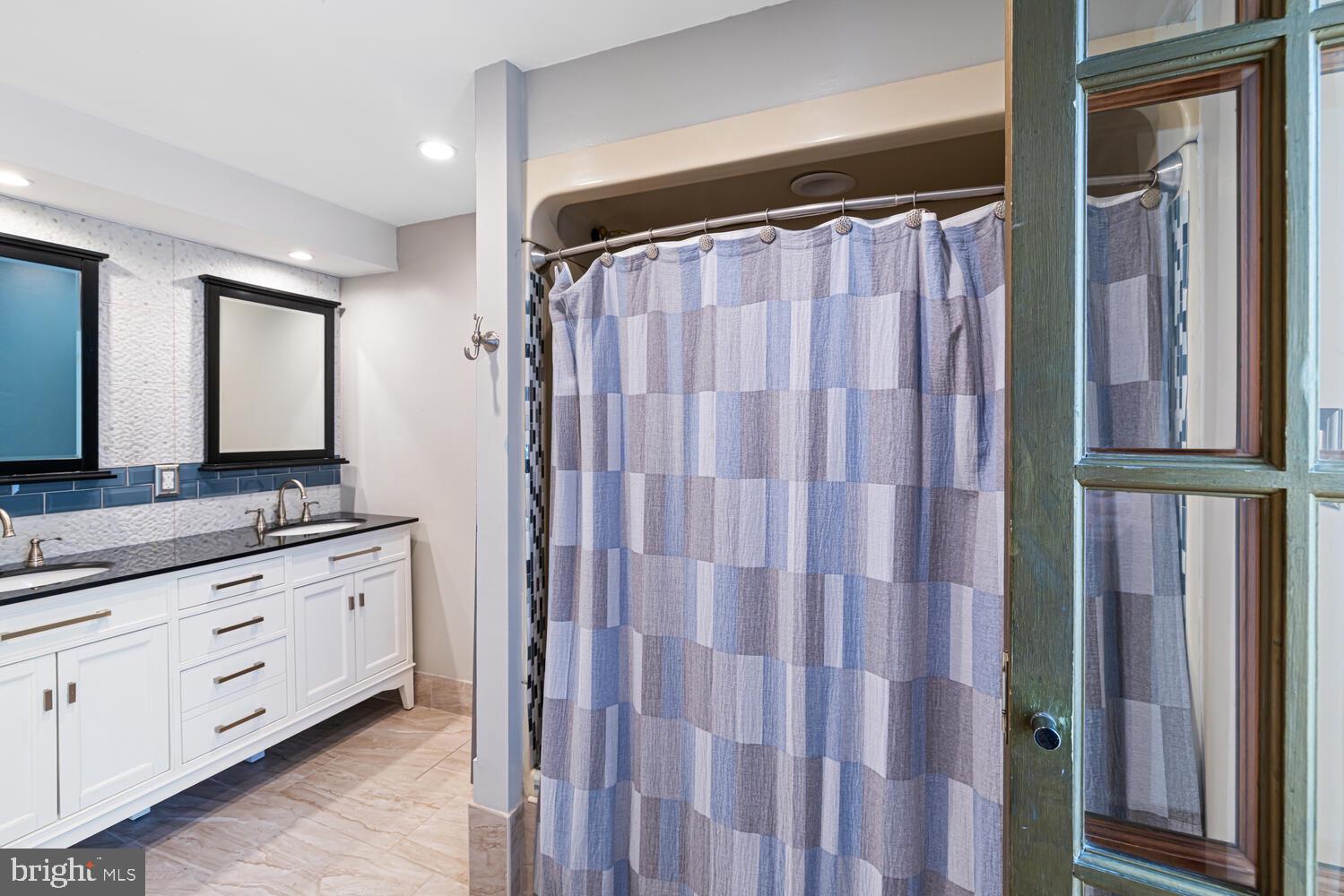 126 GREENWICH STREET