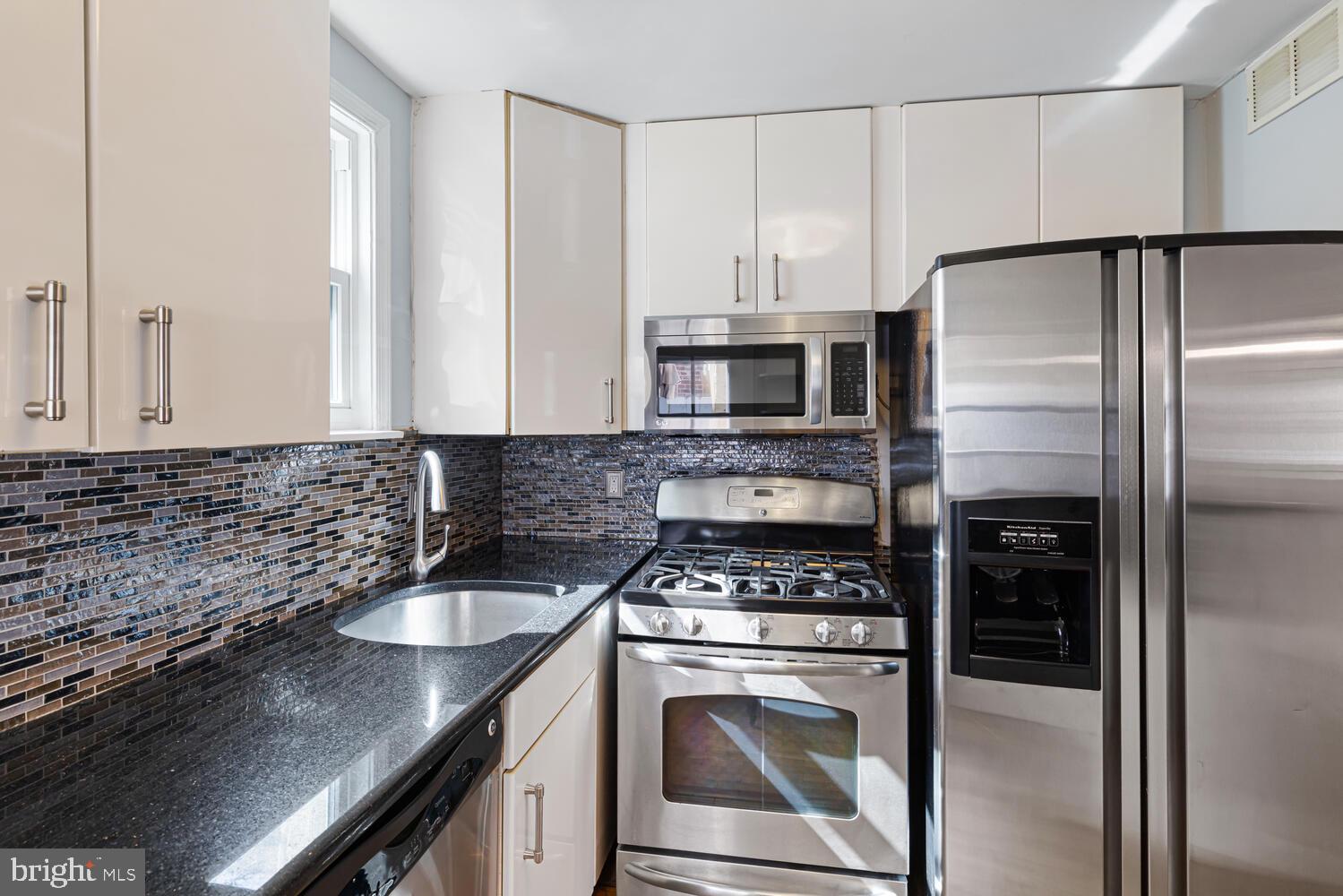 126 GREENWICH STREET