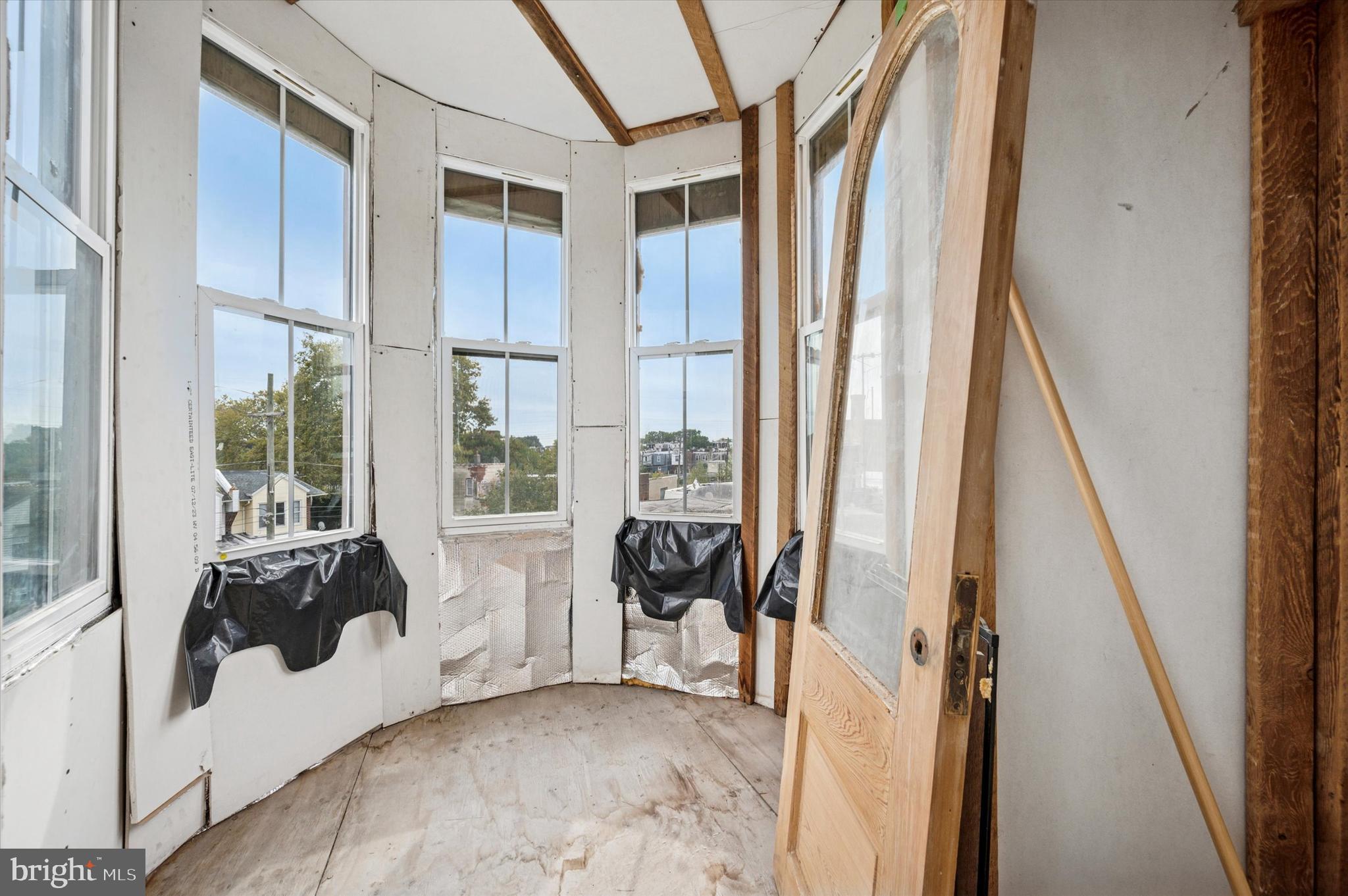 4923 WARRINGTON AVENUE