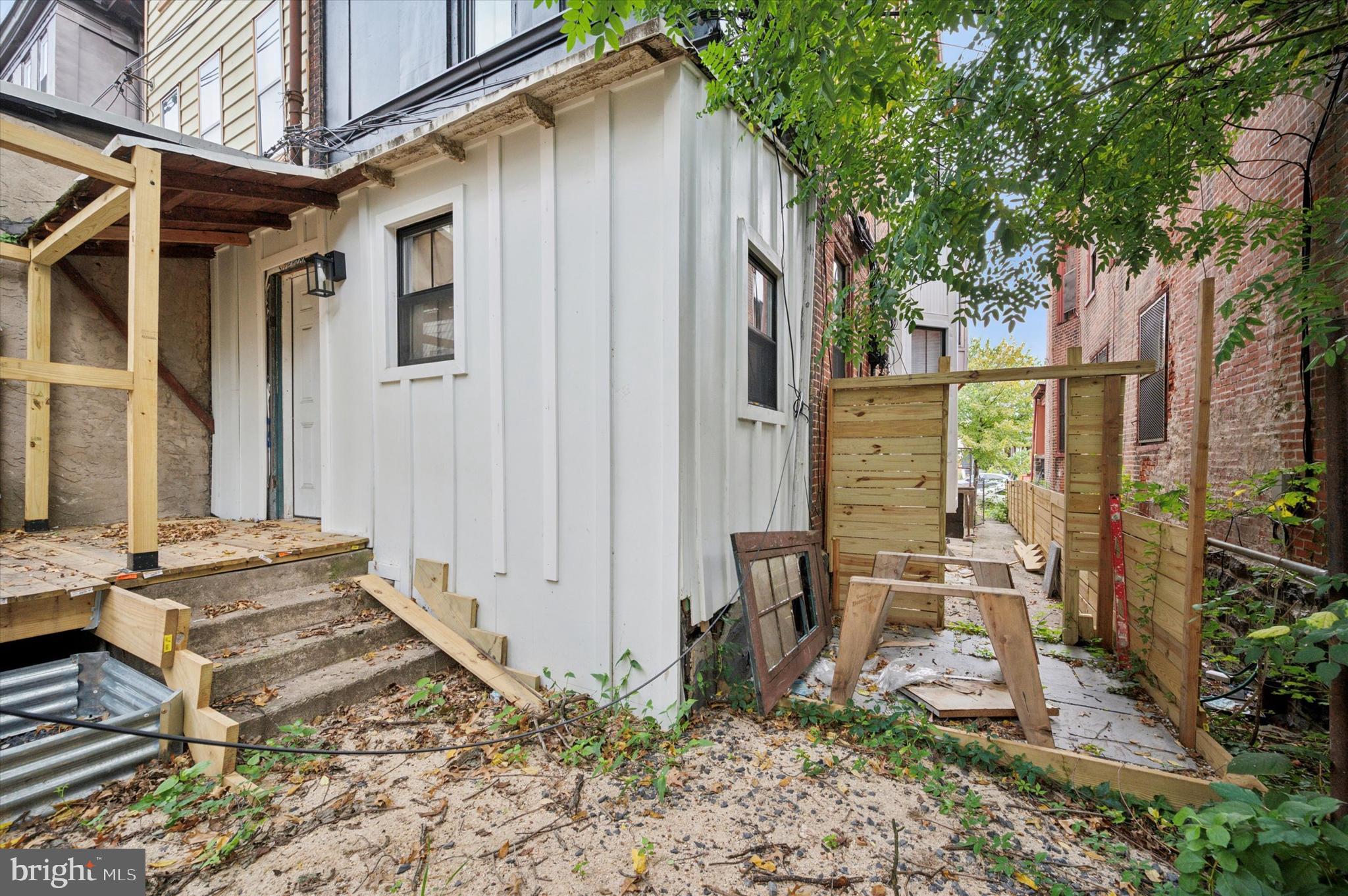 4923 WARRINGTON AVENUE