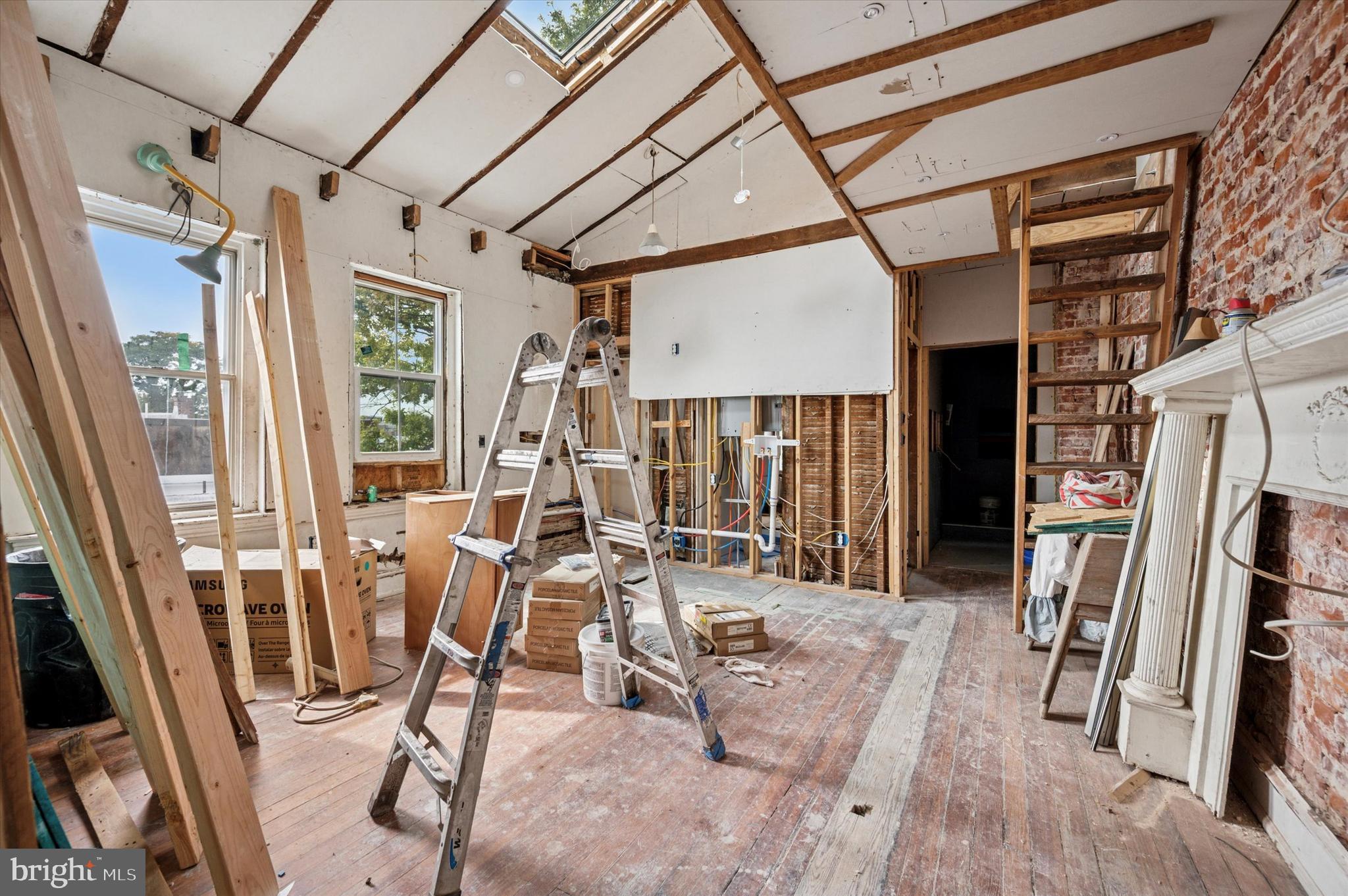 4923 WARRINGTON AVENUE