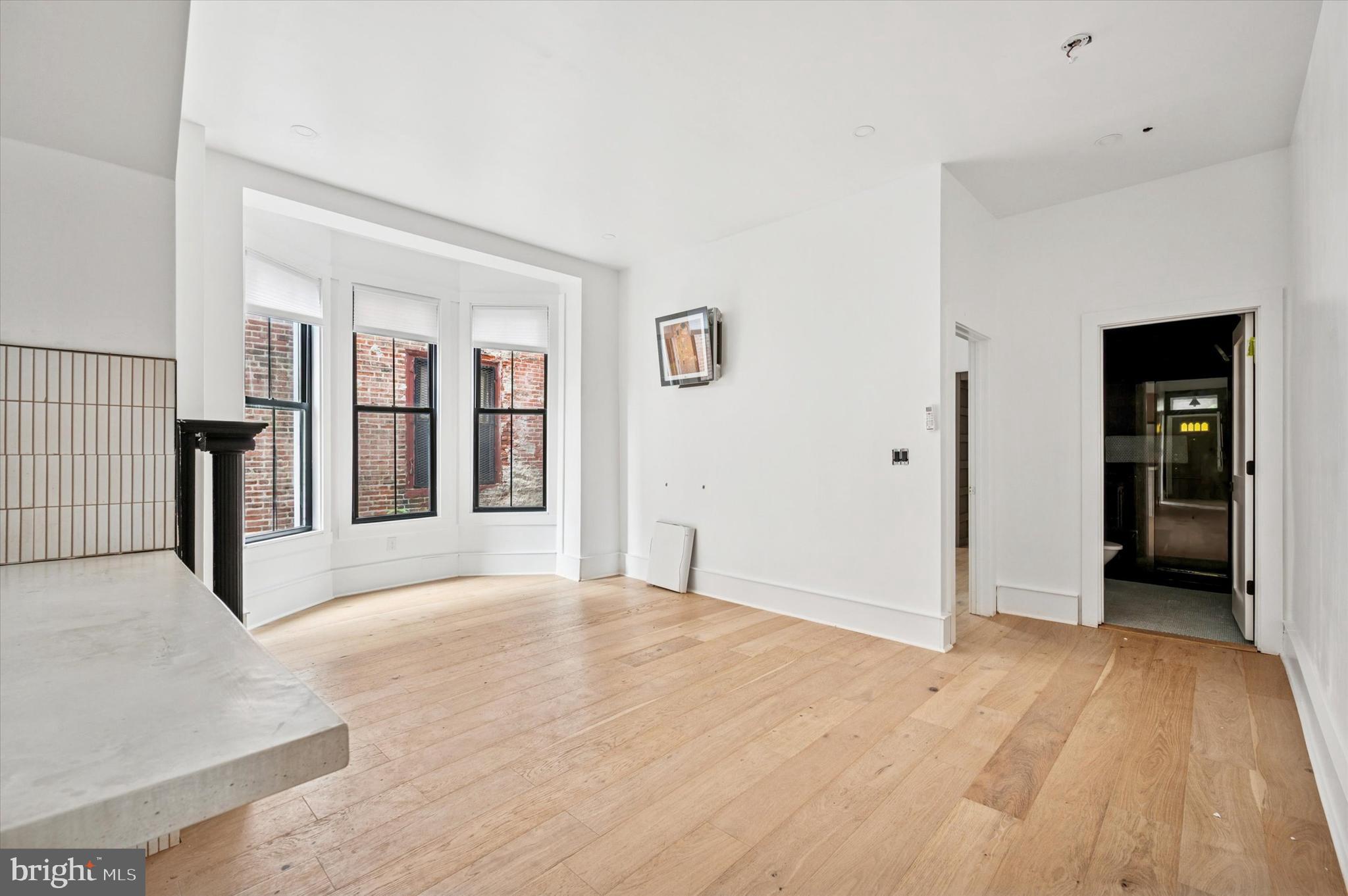 4923 WARRINGTON AVENUE