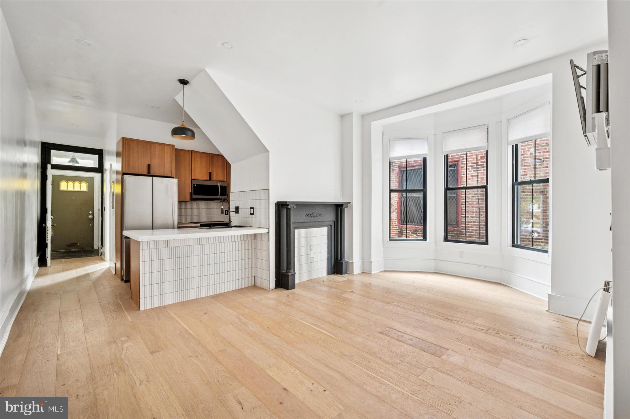 4923 WARRINGTON AVENUE