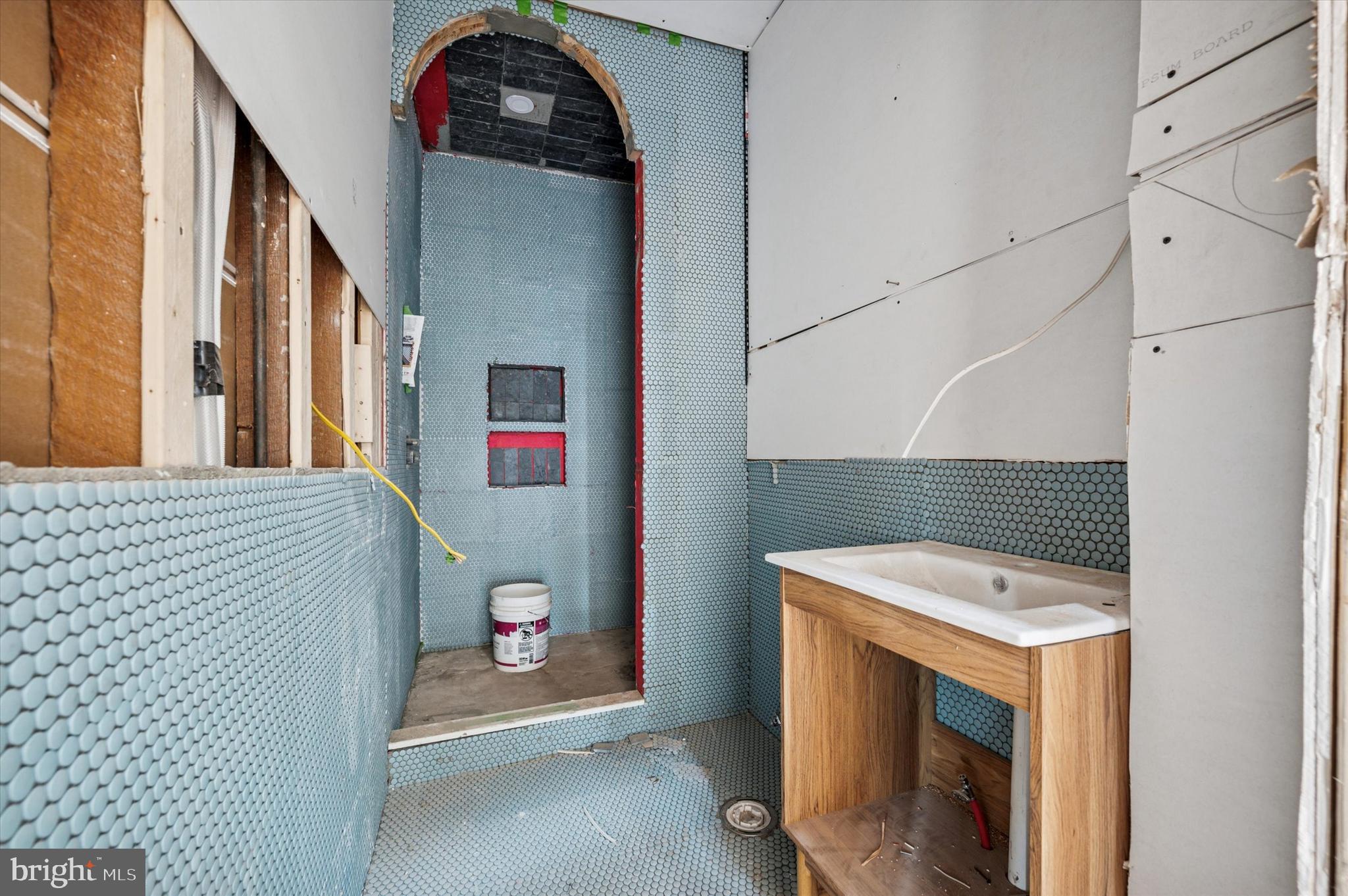 4923 WARRINGTON AVENUE