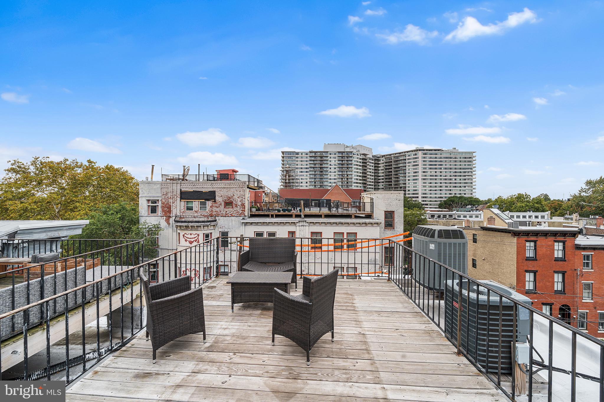 2231 GREEN STREET 00 5