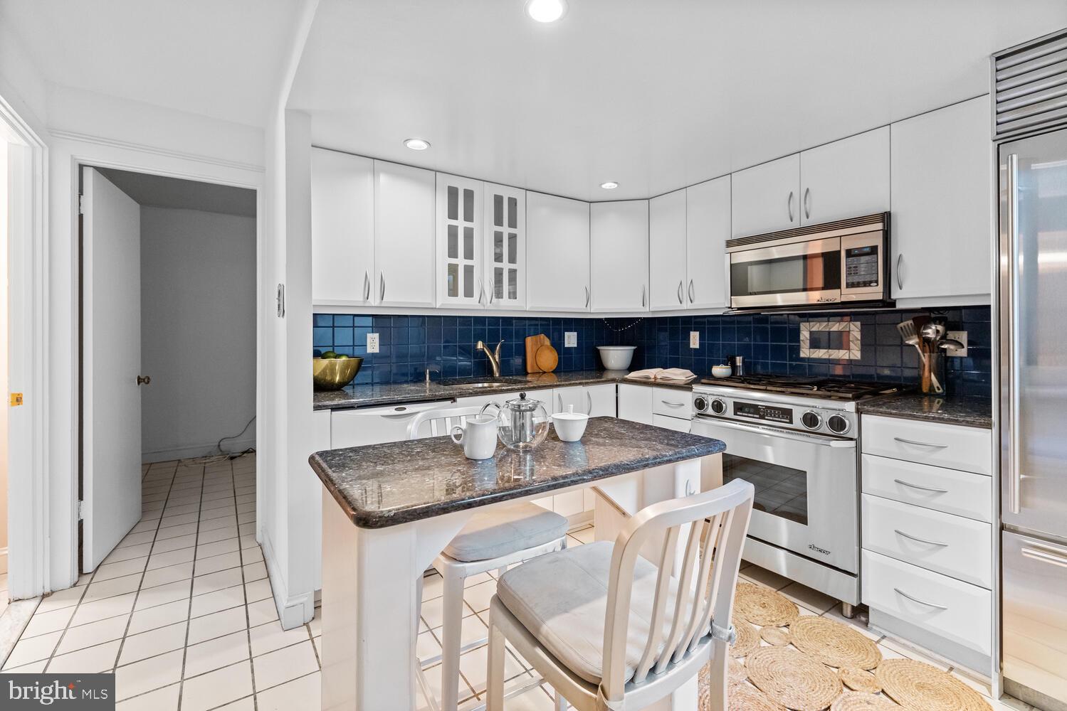 812 LOMBARD STREET 31