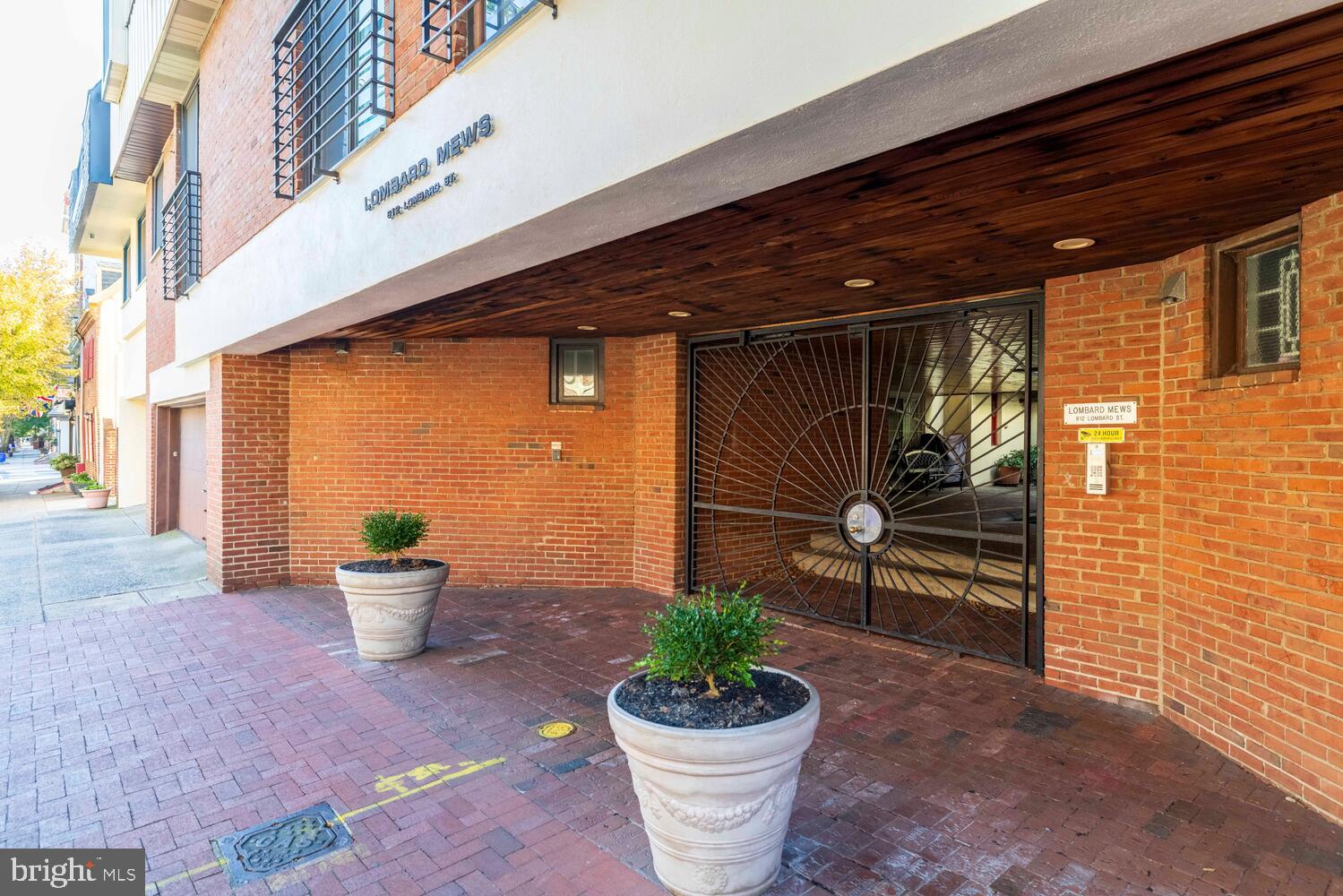 812 LOMBARD STREET 31