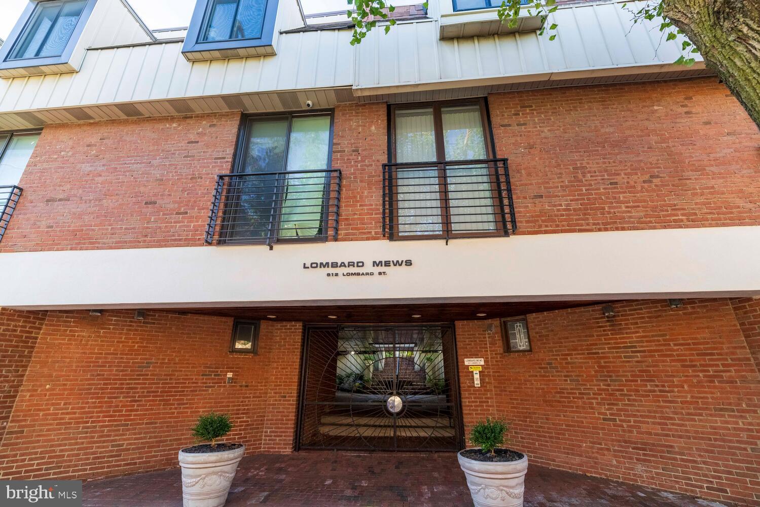 812 LOMBARD STREET 31